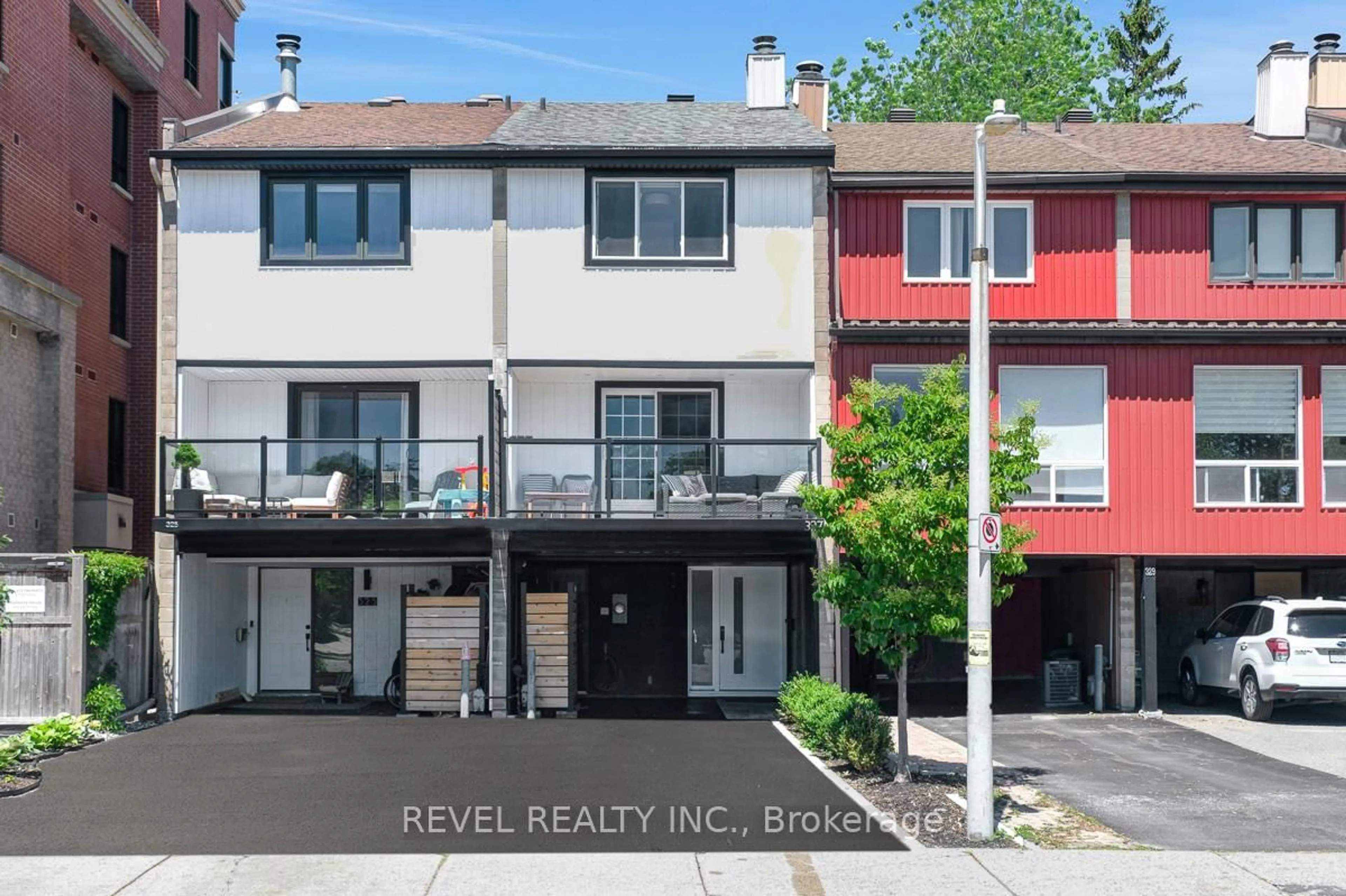 Unknown for 327 St Andrew St, Ottawa Ontario K1N 5G9