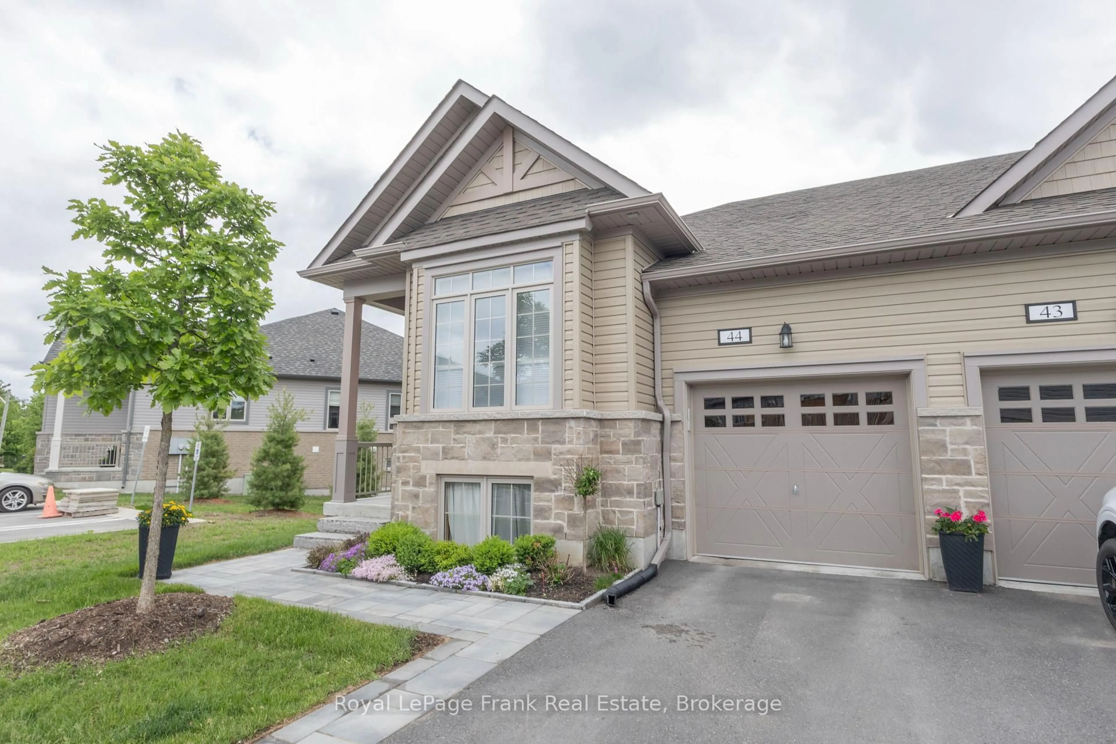 Home with brick exterior material, street for 17 Lakewood Cres #44, Kawartha Lakes Ontario K0M 1A0
