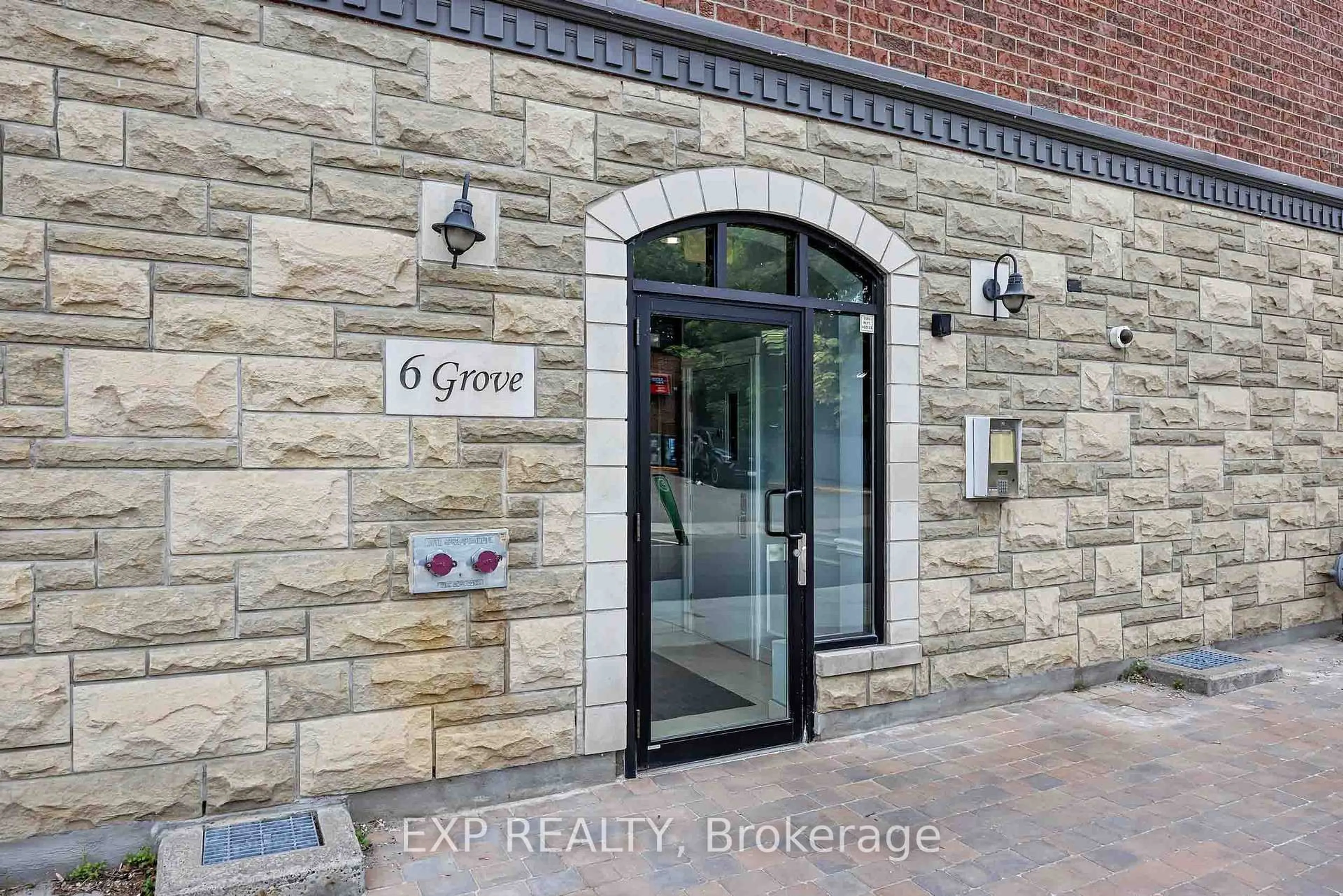 Indoor entryway for 6 Grove Ave #305, Ottawa Ontario K1S 3A6