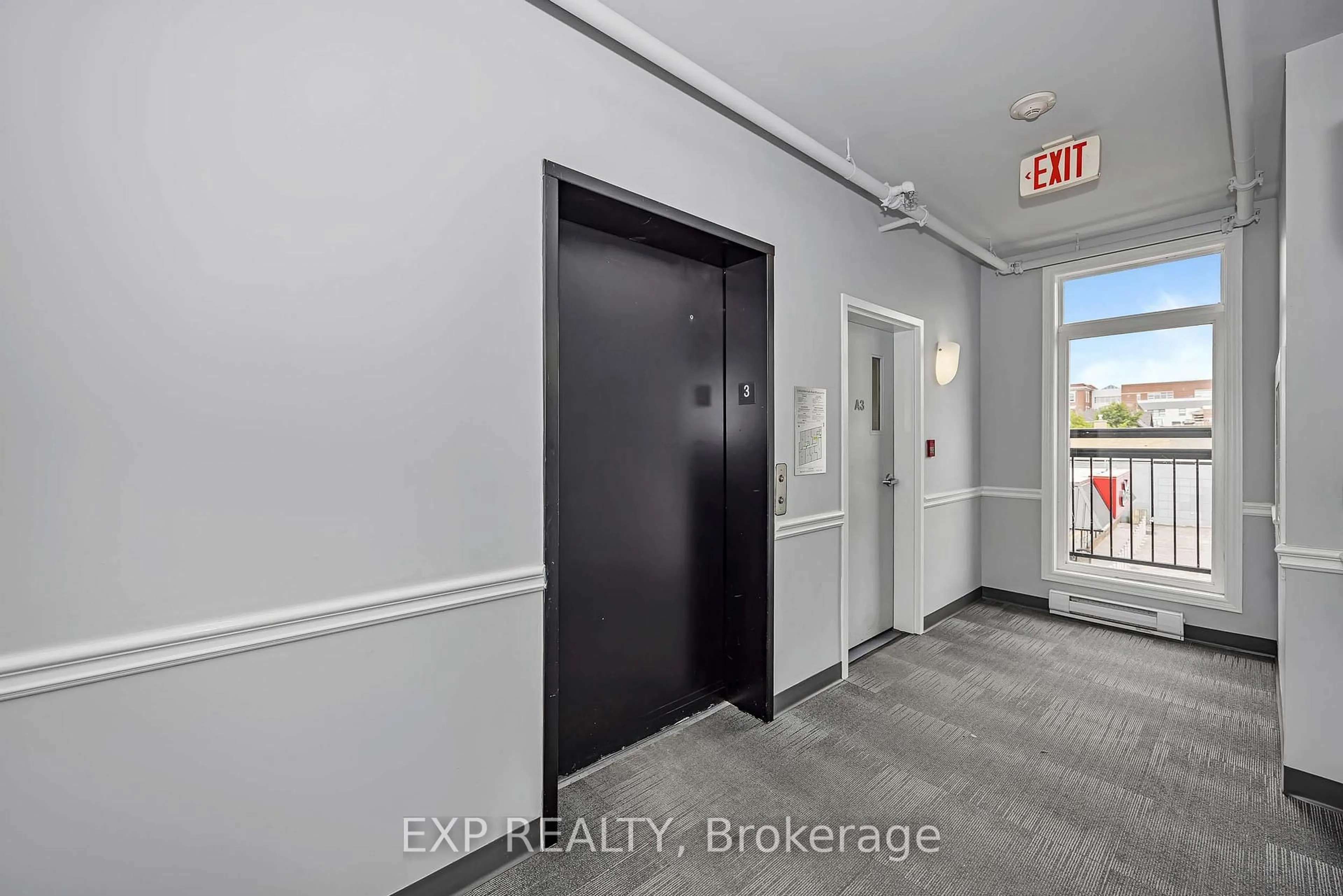 Indoor entryway for 6 Grove Ave #305, Ottawa Ontario K1S 3A6