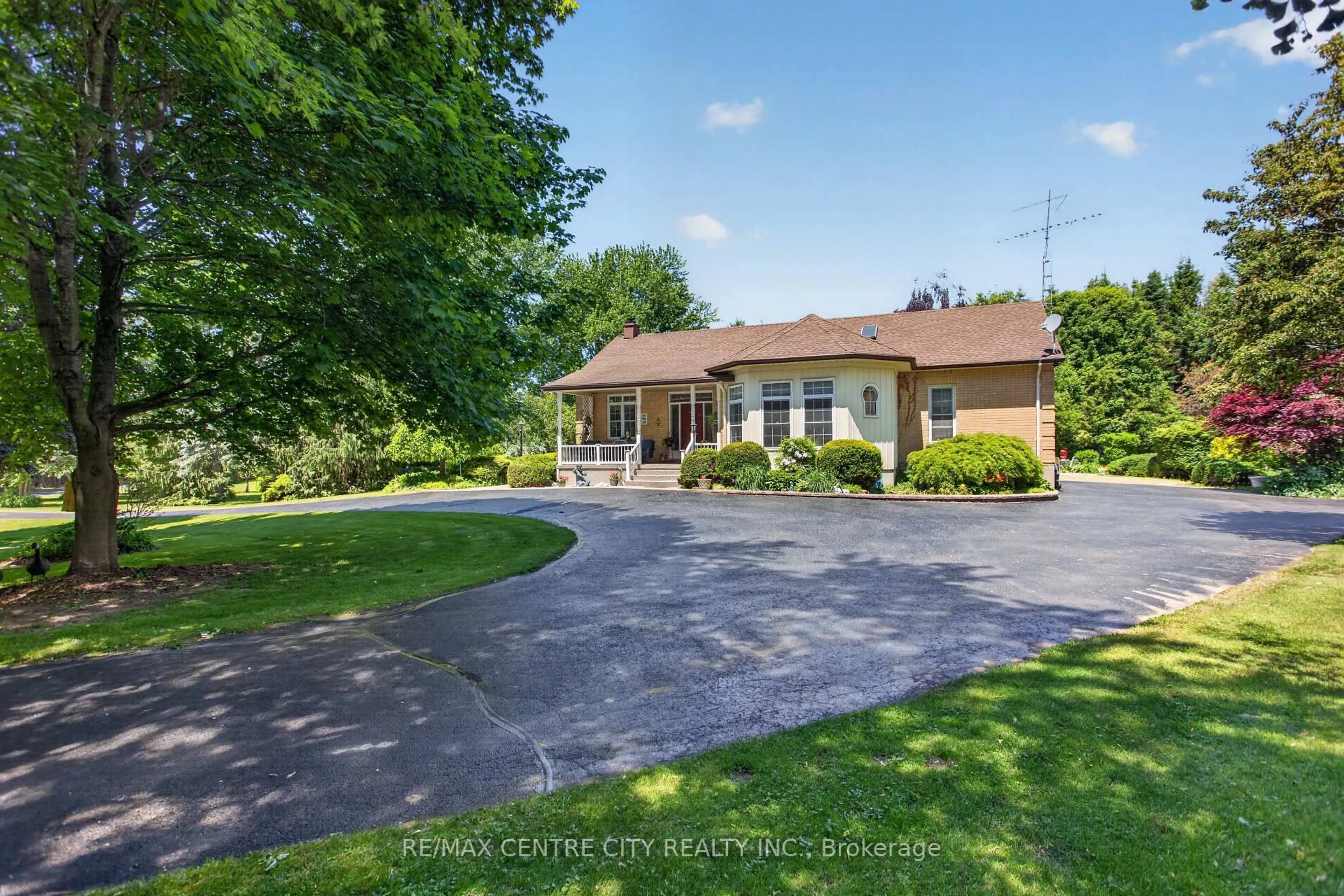A pic from outside/outdoor area/front of a property/back of a property/a pic from drone, unknown for 8982 Yarmouth Centre Rd, Central Elgin Ontario N5P 3S6