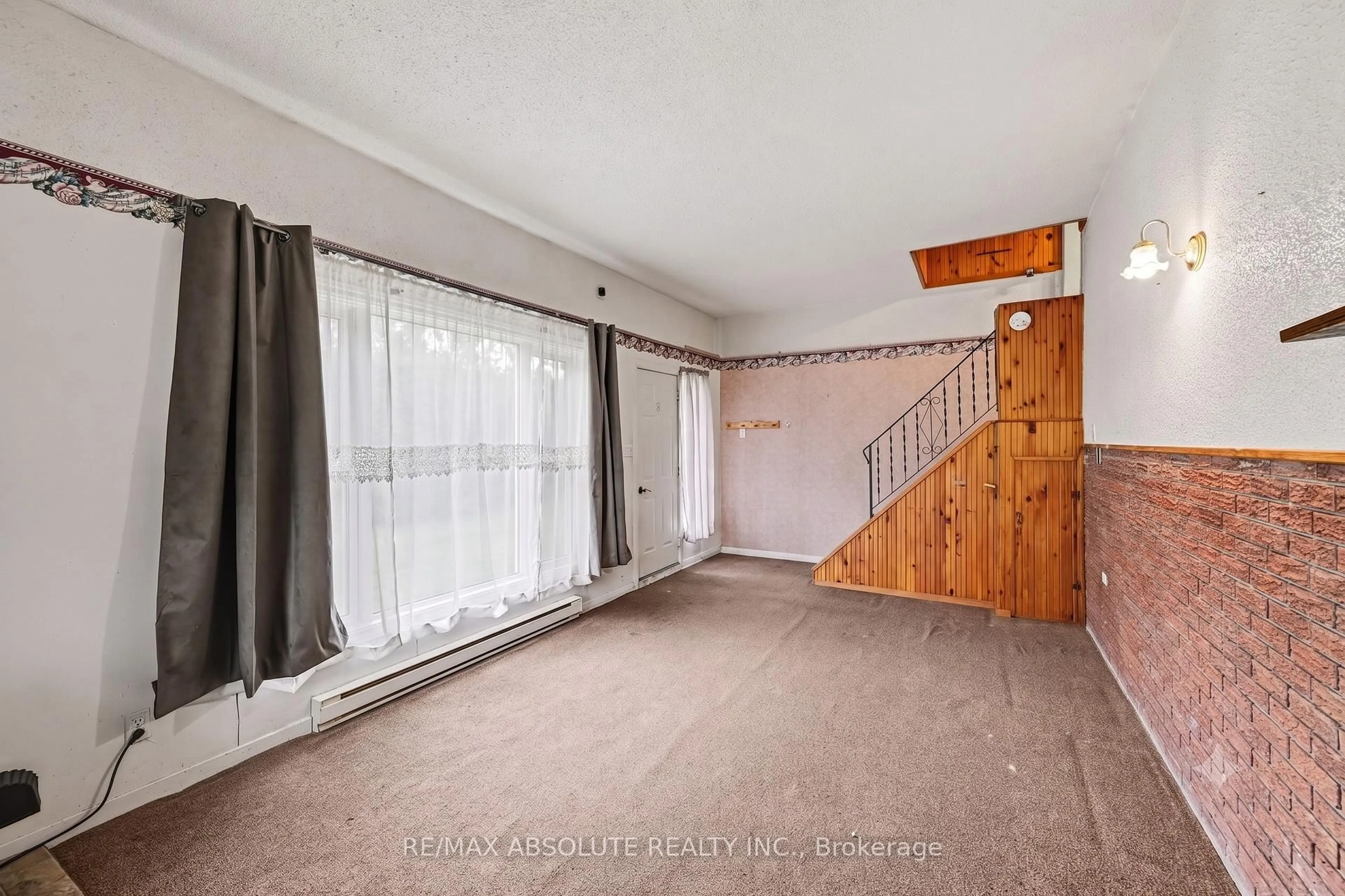 A pic of a room for 5333 Highway 17, Ottawa Ontario K7S 3G7