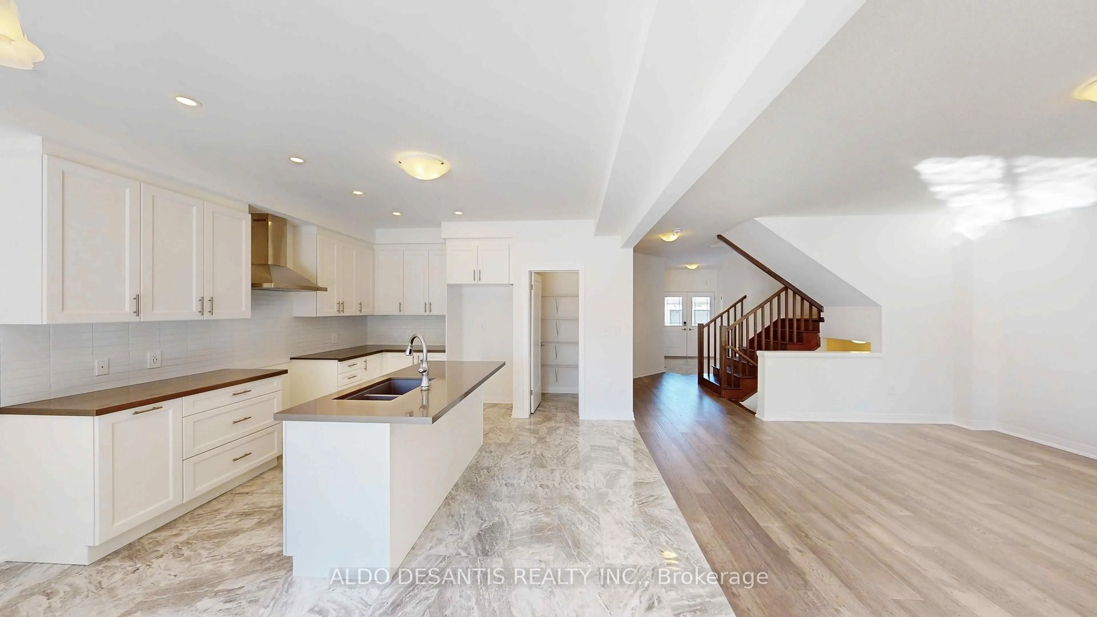 Open concept kitchen, unknown for 286 Rockledge Dr, Hamilton Ontario L0R 1P0