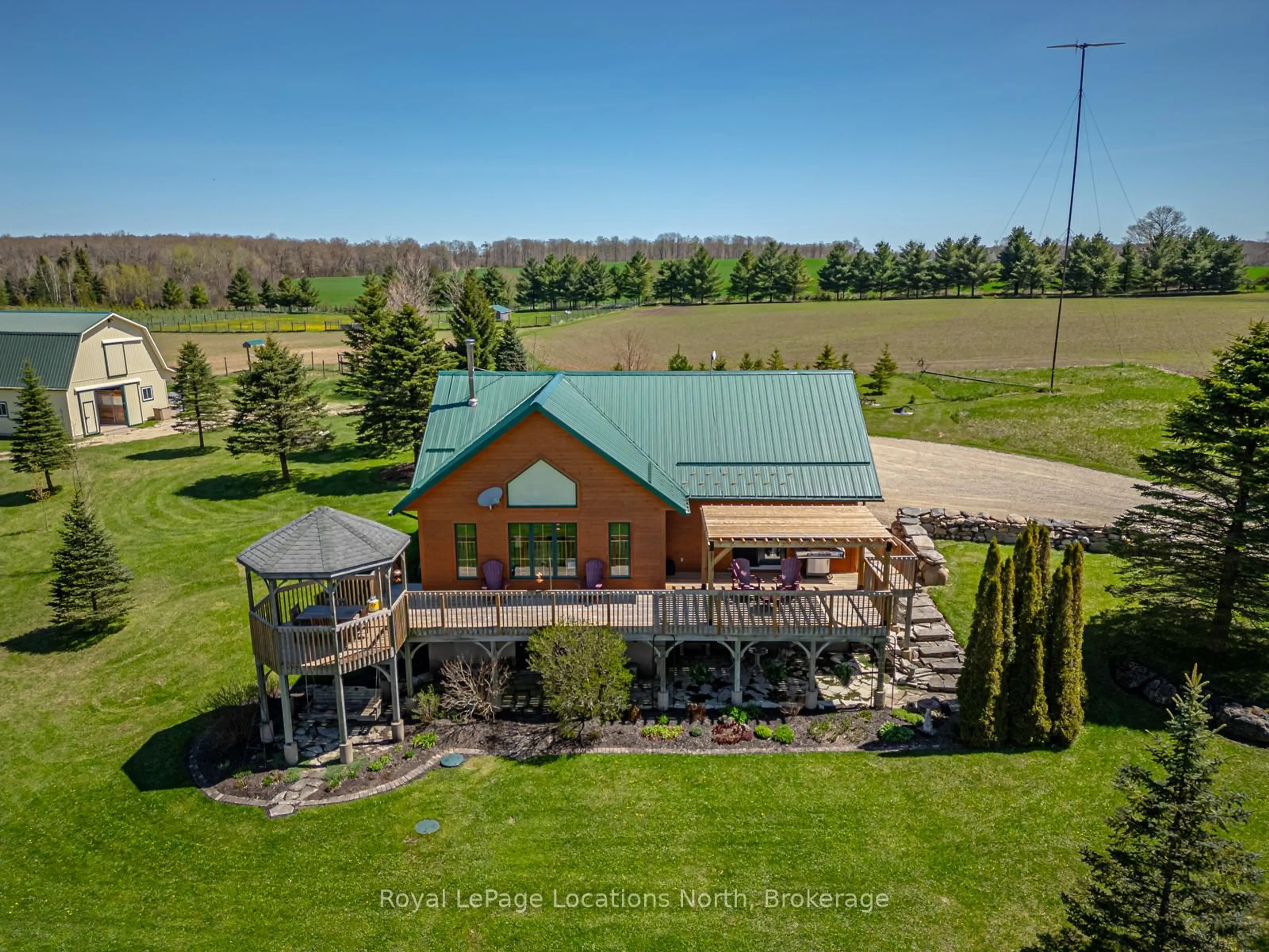 A pic from outside/outdoor area/front of a property/back of a property/a pic from drone, building for 545413 4A Sdrd, Grey Highlands Ontario N0C 1H0