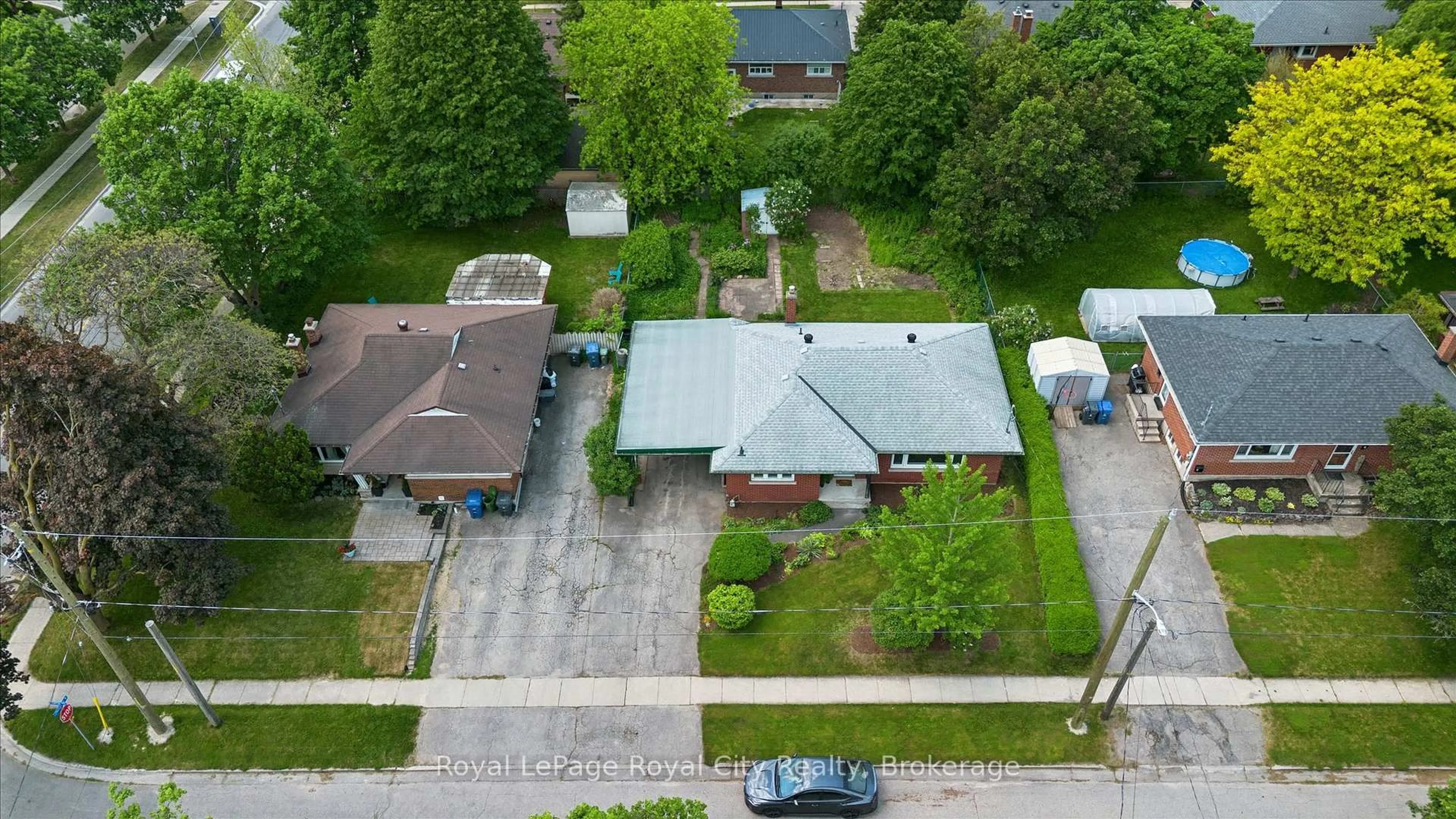A pic from outside/outdoor area/front of a property/back of a property/a pic from drone, street for 4 Campion Ave, Guelph Ontario N1H 5L3