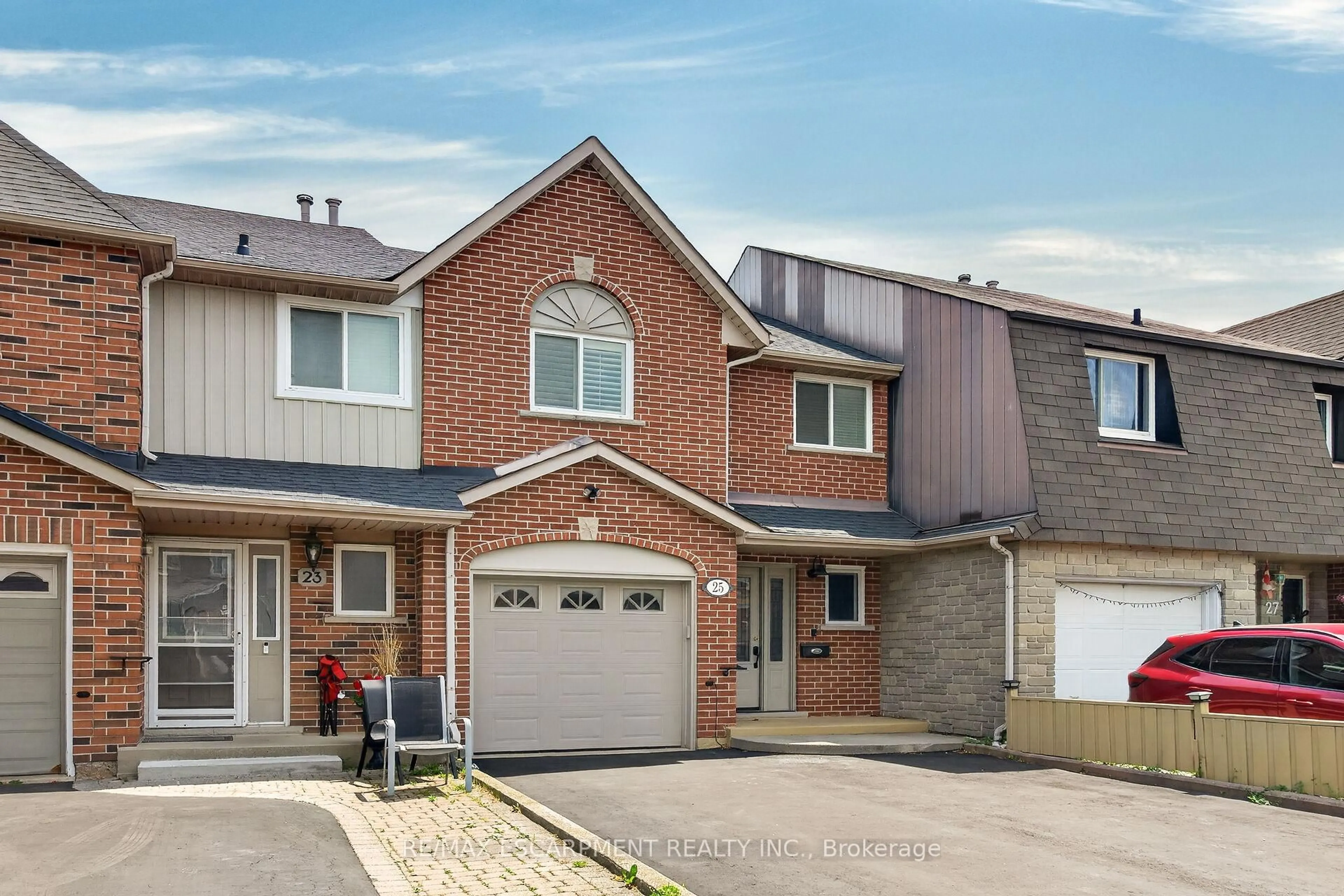 Home with brick exterior material, street for 25 Perthshire Crt, Hamilton Ontario L9B 2H1