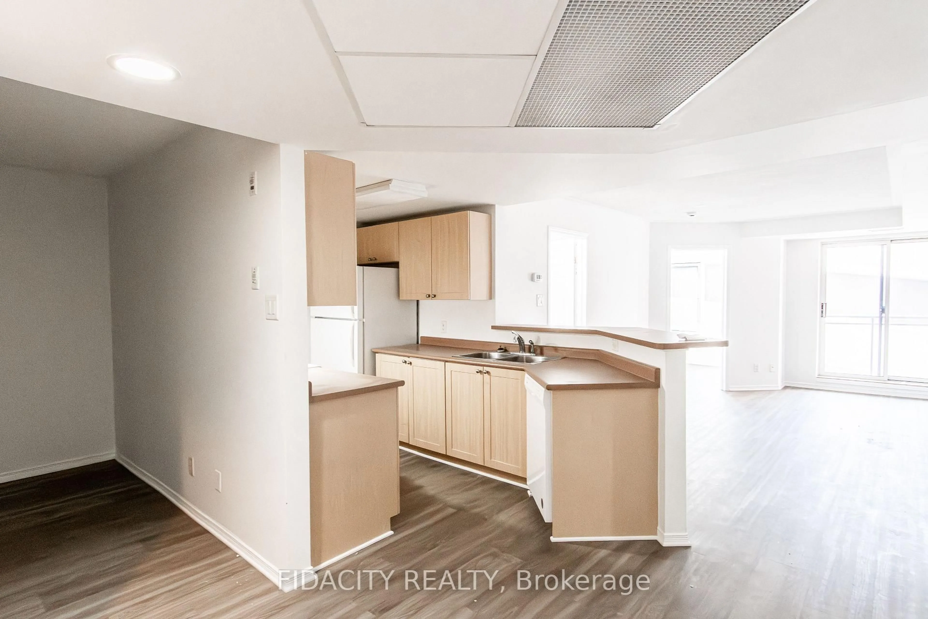 Standard kitchen, unknown for 310 Central Park Dr #2A, Ottawa Ontario K2C 4G4