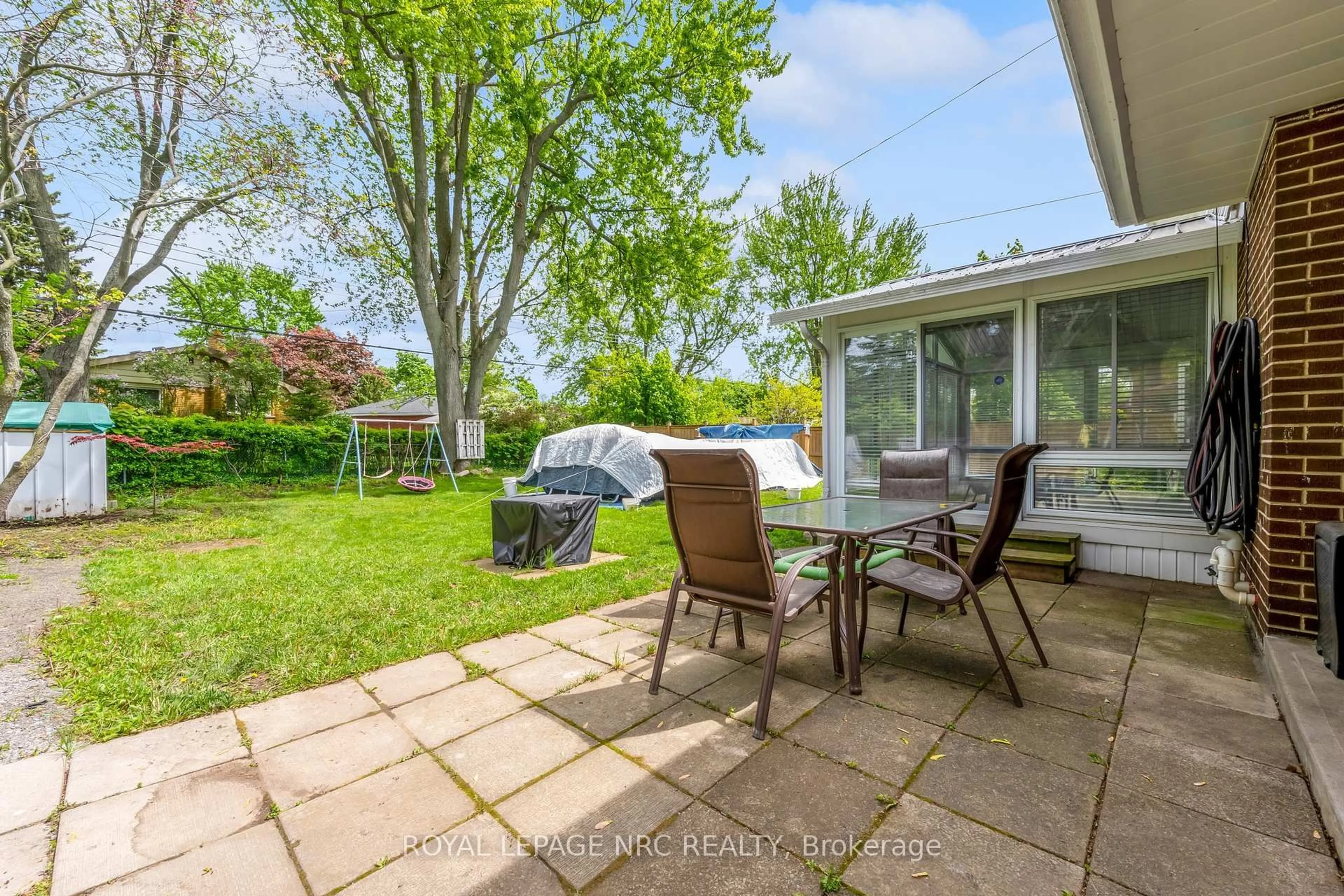 Patio, water/lake/river/ocean view for 186 Willson Rd, Welland Ontario L3C 2T6