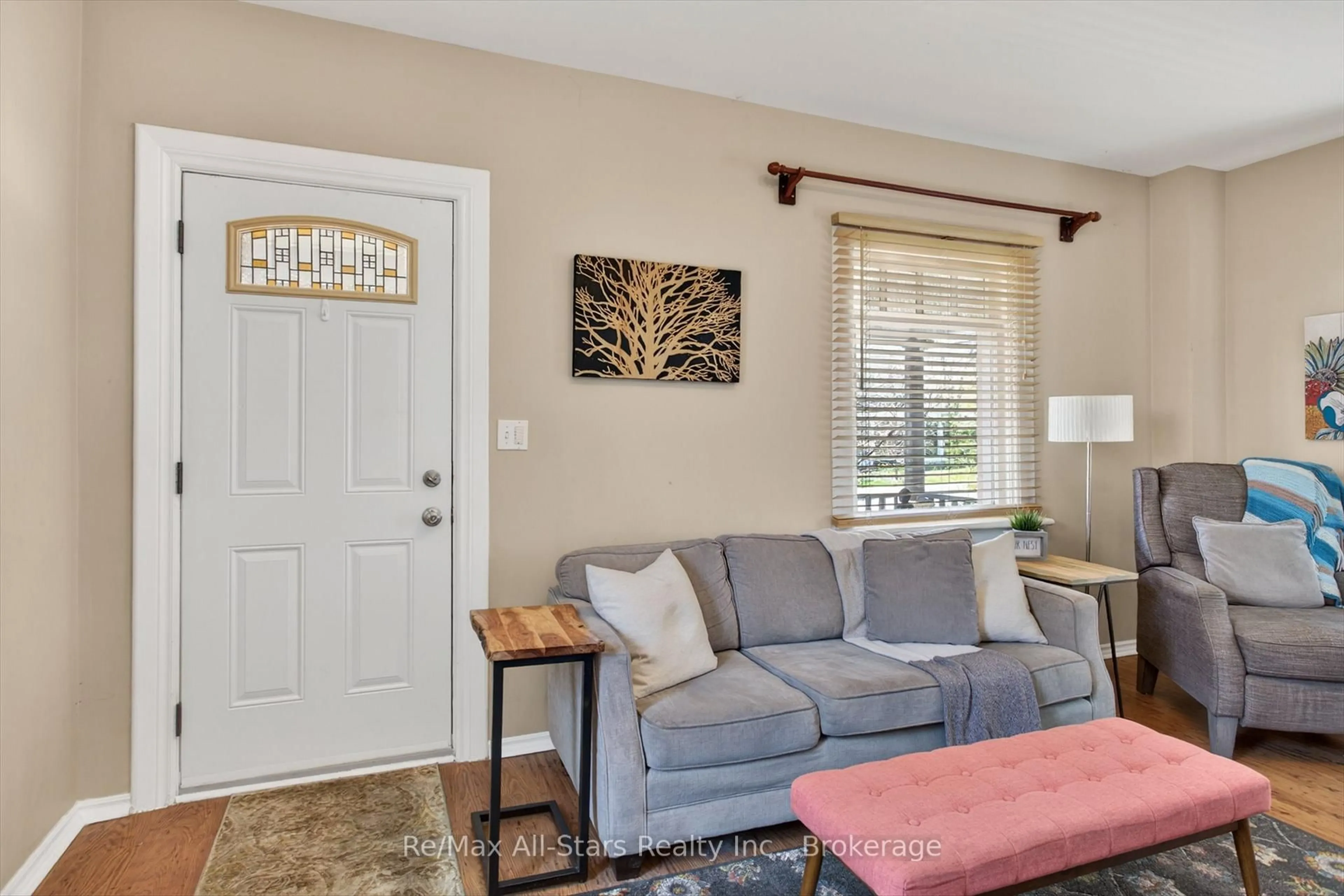 Living room with furniture, unknown for 90 Glenelg St, Kawartha Lakes Ontario K9V 2V9