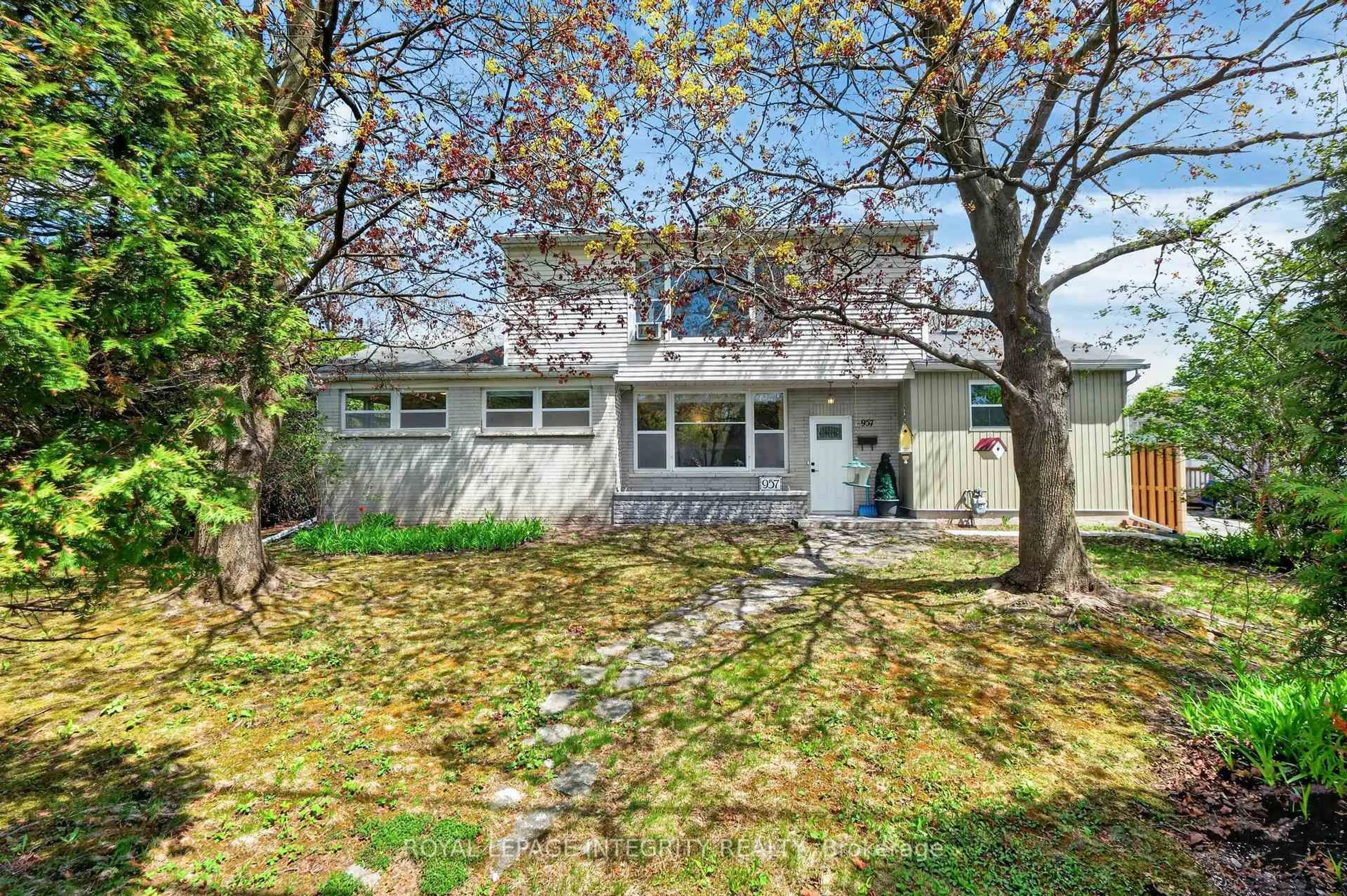 Unknown for 957 Blair Rd, Ottawa Ontario K1J 7M9