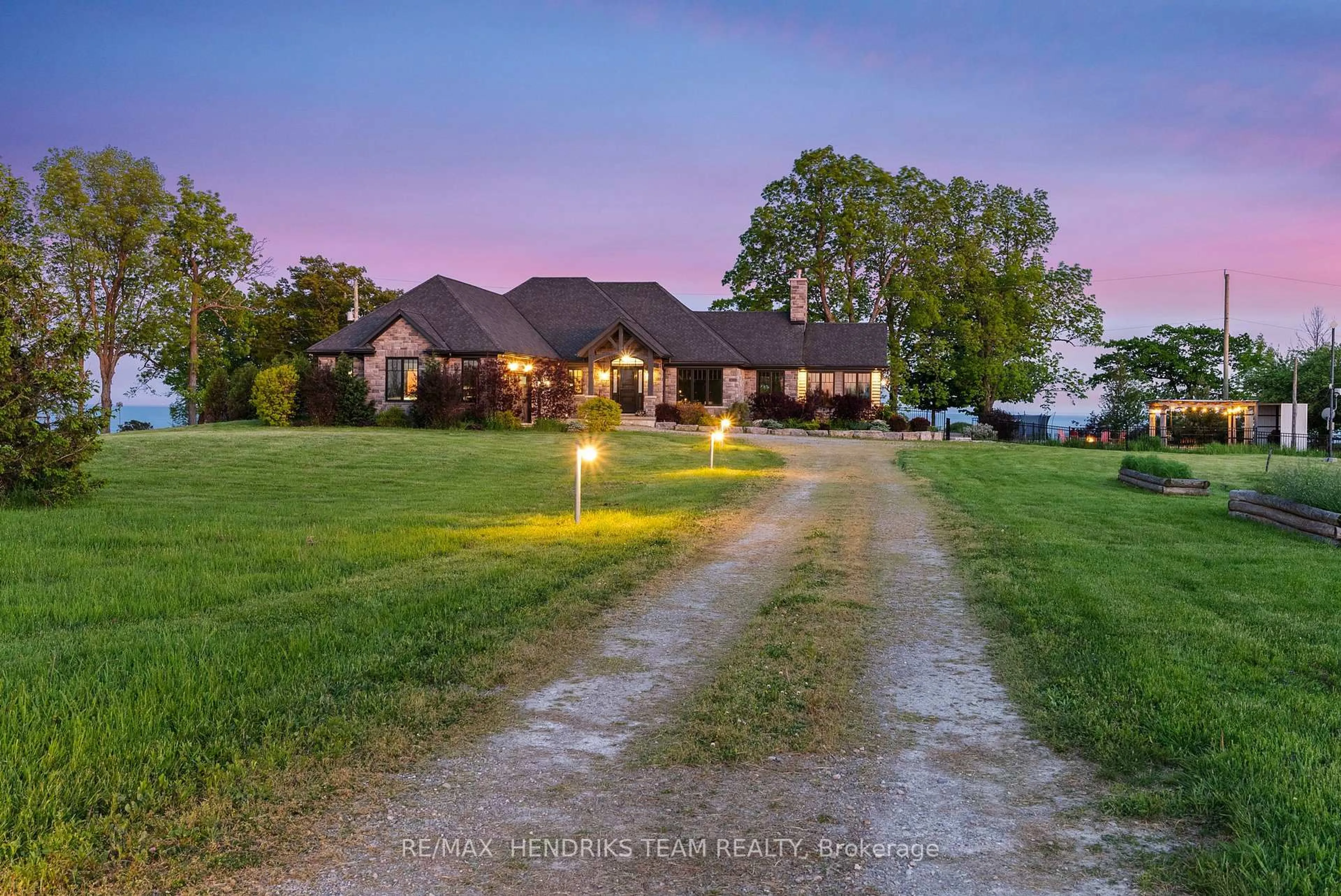 A pic from outside/outdoor area/front of a property/back of a property/a pic from drone, street for 515 Sandy Bay Rd, Haldimand Ontario N1A 2W6