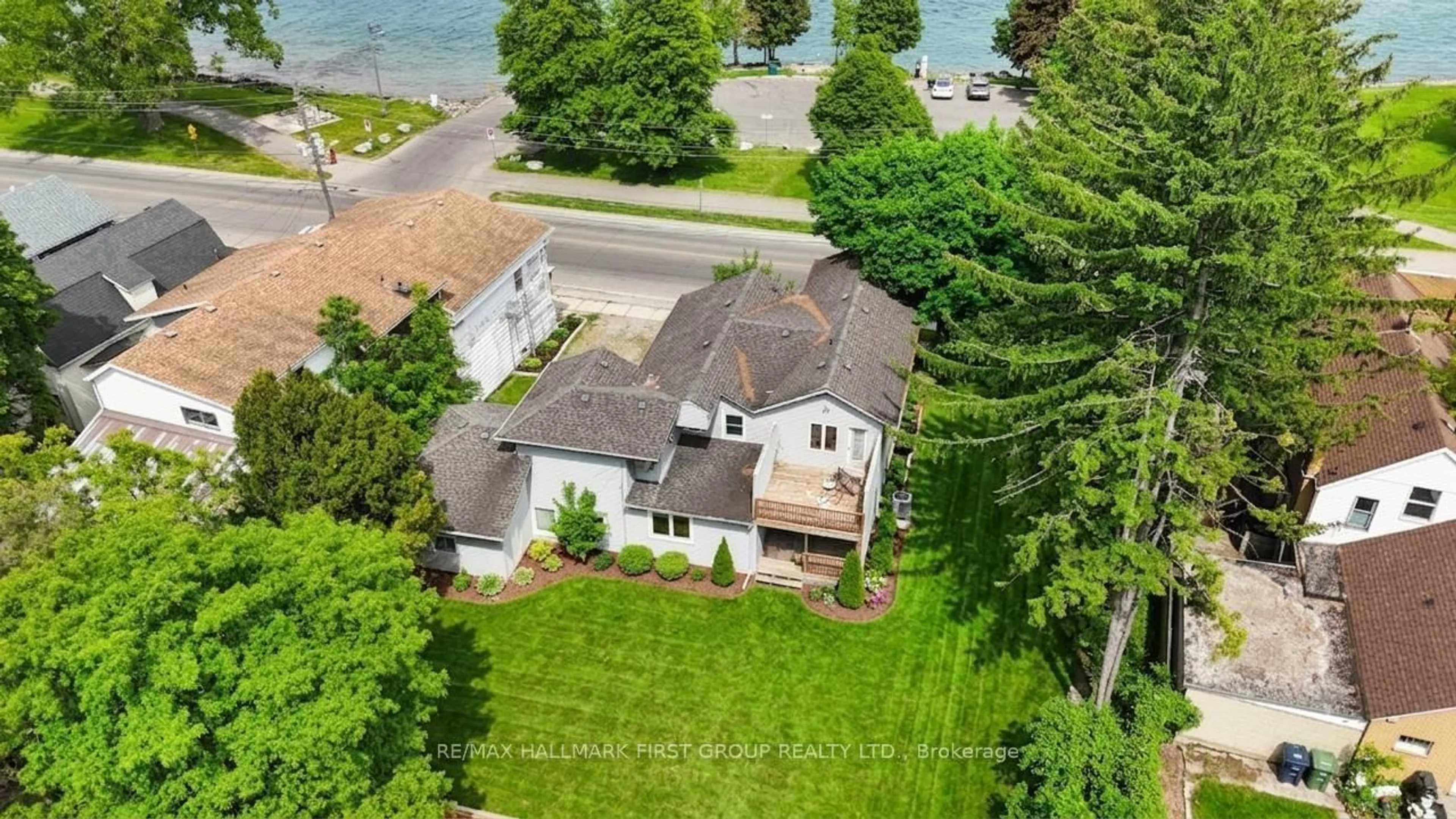 A pic from outside/outdoor area/front of a property/back of a property/a pic from drone, water/lake/river/ocean view for 177 Niagara Blvd, Fort Erie Ontario L2A 3G7