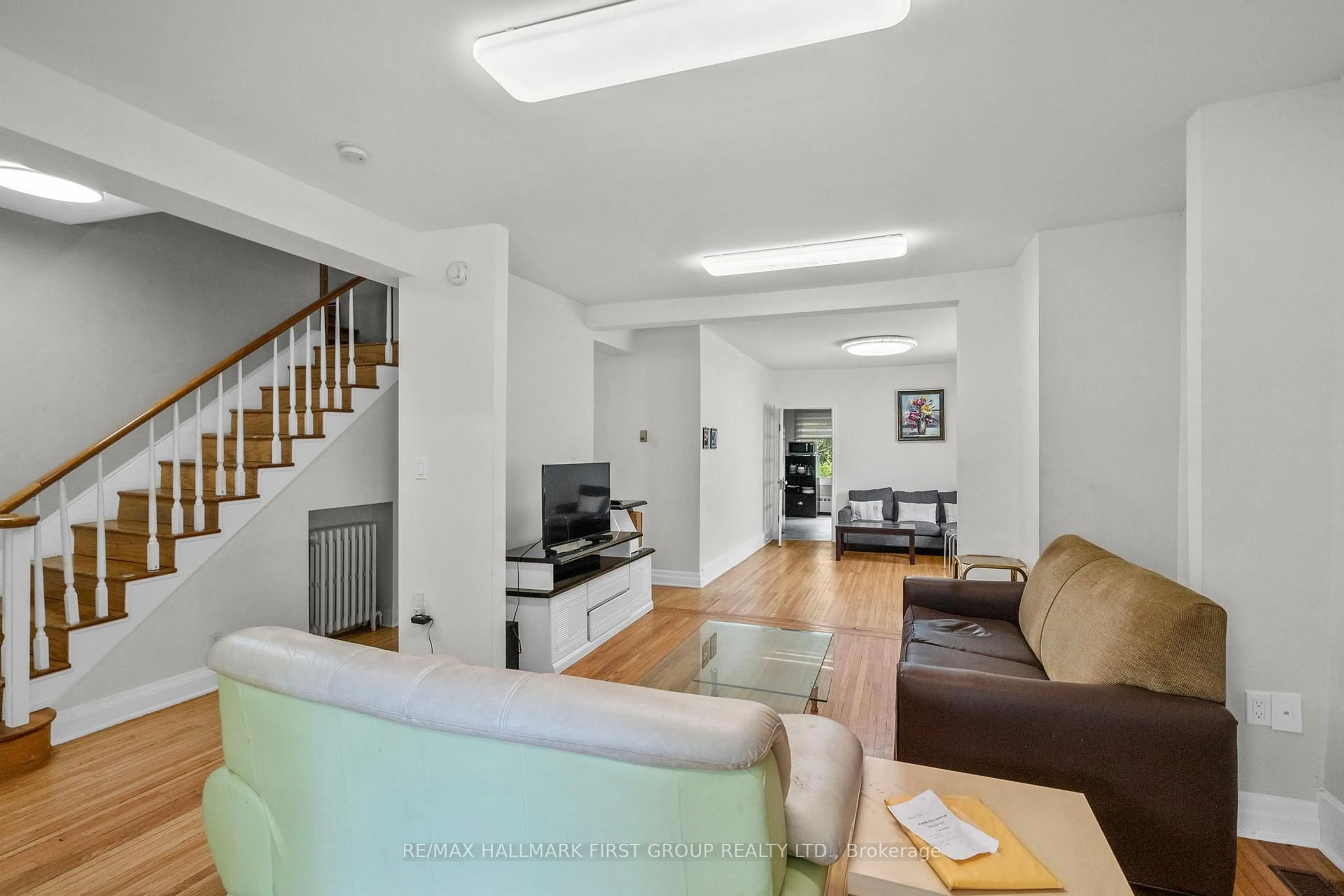 Living room with furniture, unknown for 177 Niagara Blvd, Fort Erie Ontario L2A 3G7