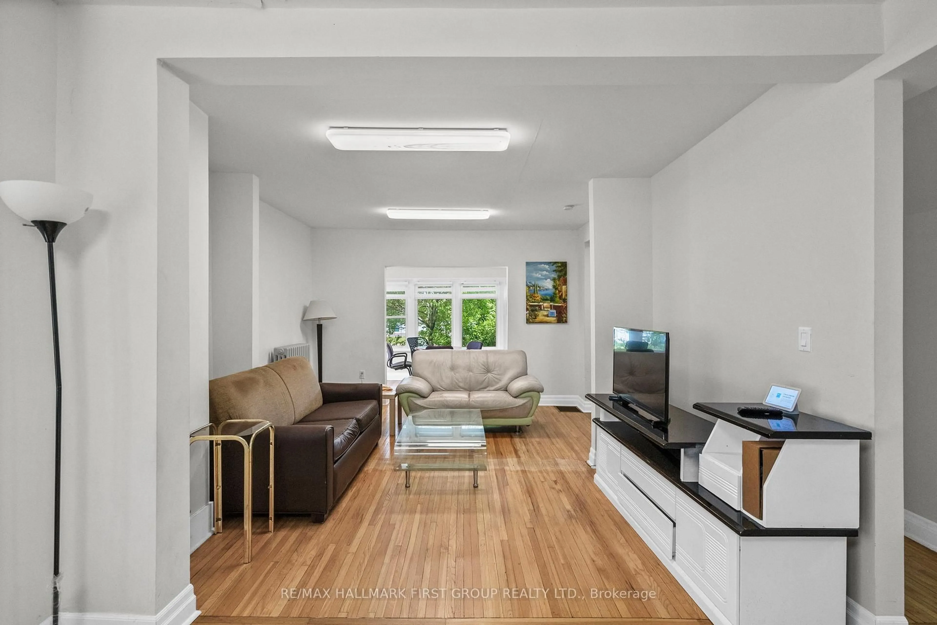 Living room with furniture, unknown for 177 Niagara Blvd, Fort Erie Ontario L2A 3G7
