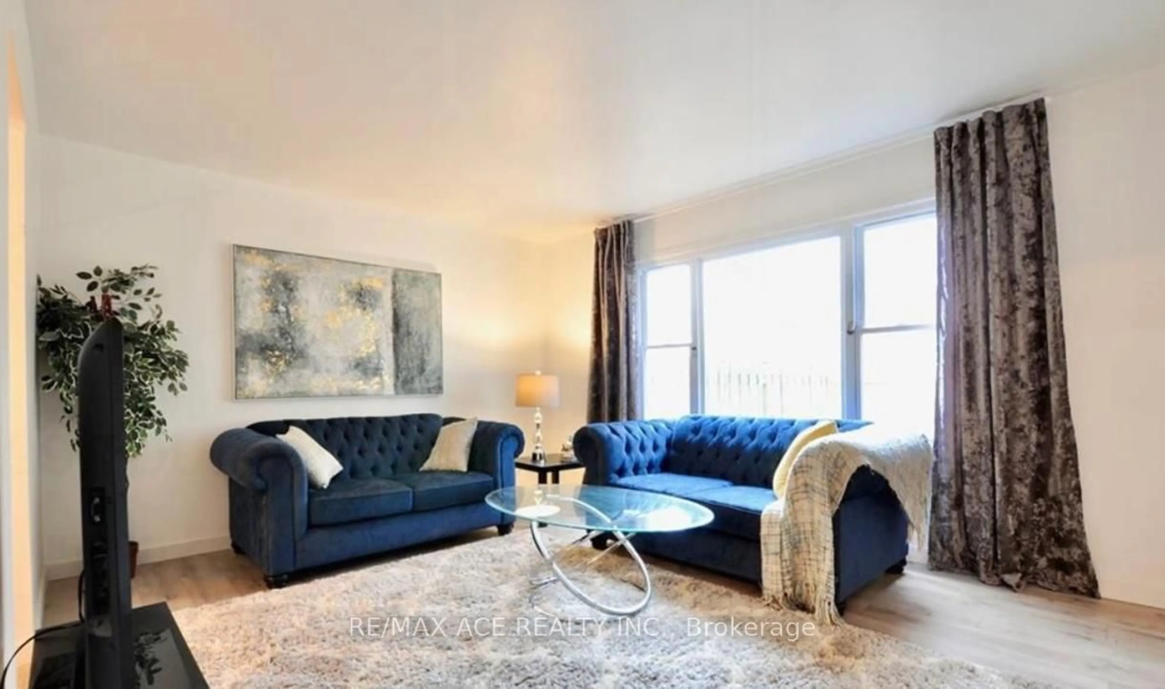 Living room with furniture, unknown for 99 Toulon Cres, London East Ontario N5V 1J4