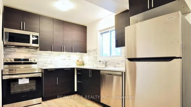 99 Toulon Cres, London East 4