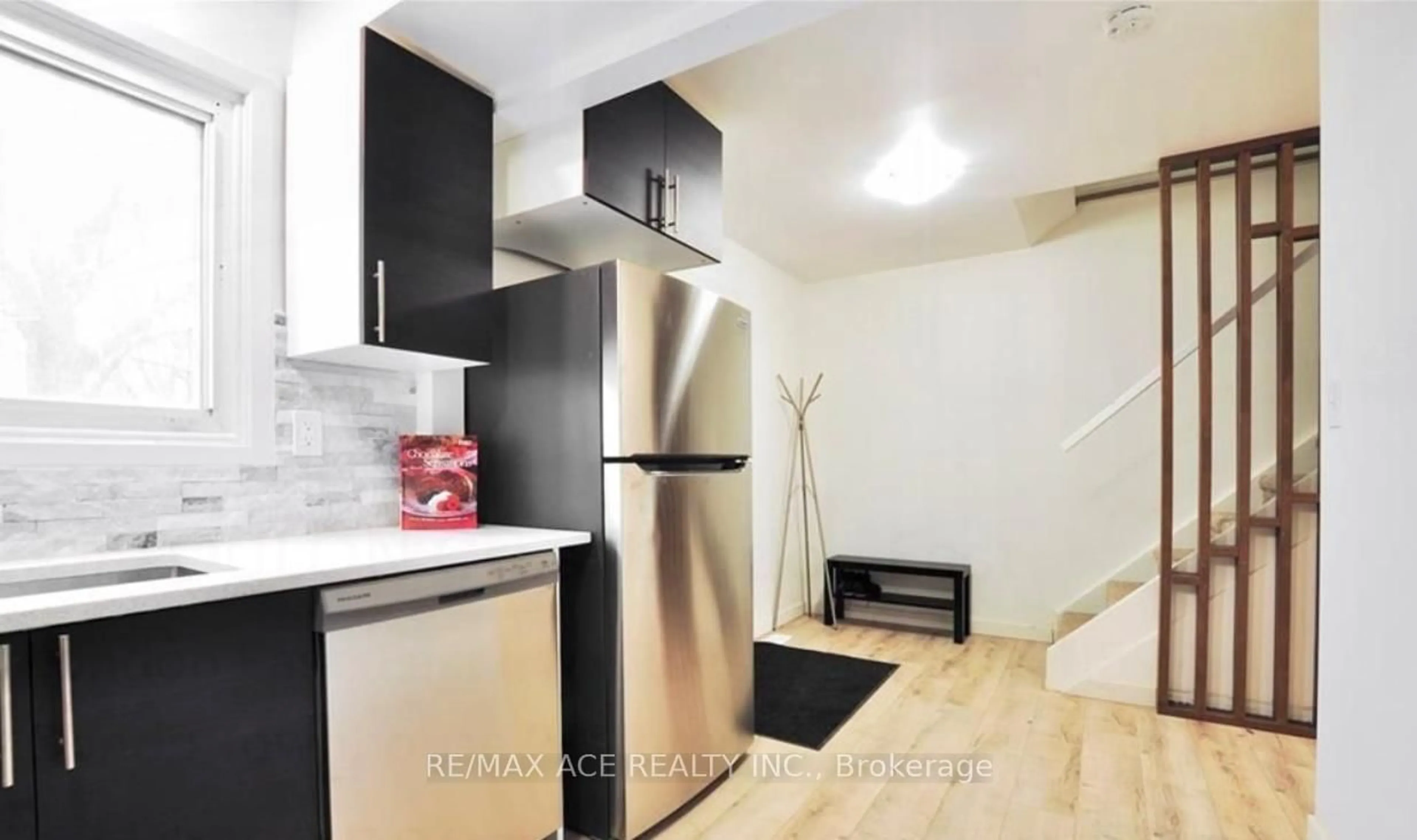 Standard kitchen, unknown for 99 Toulon Cres, London East Ontario N5V 1J4