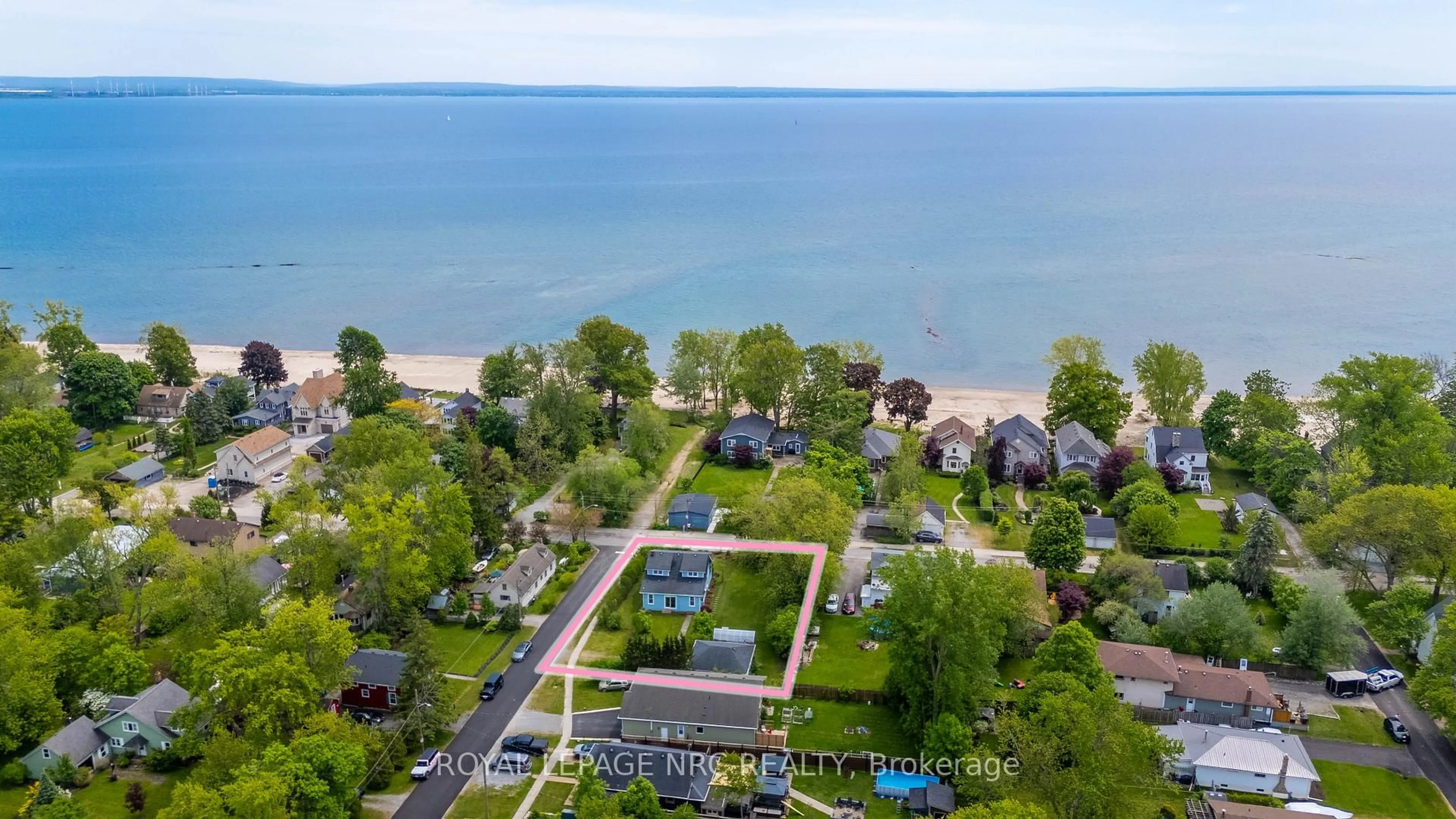 A pic from outside/outdoor area/front of a property/back of a property/a pic from drone, water/lake/river/ocean view for 788 EDGEMERE Rd, Fort Erie Ontario L2A 1A6