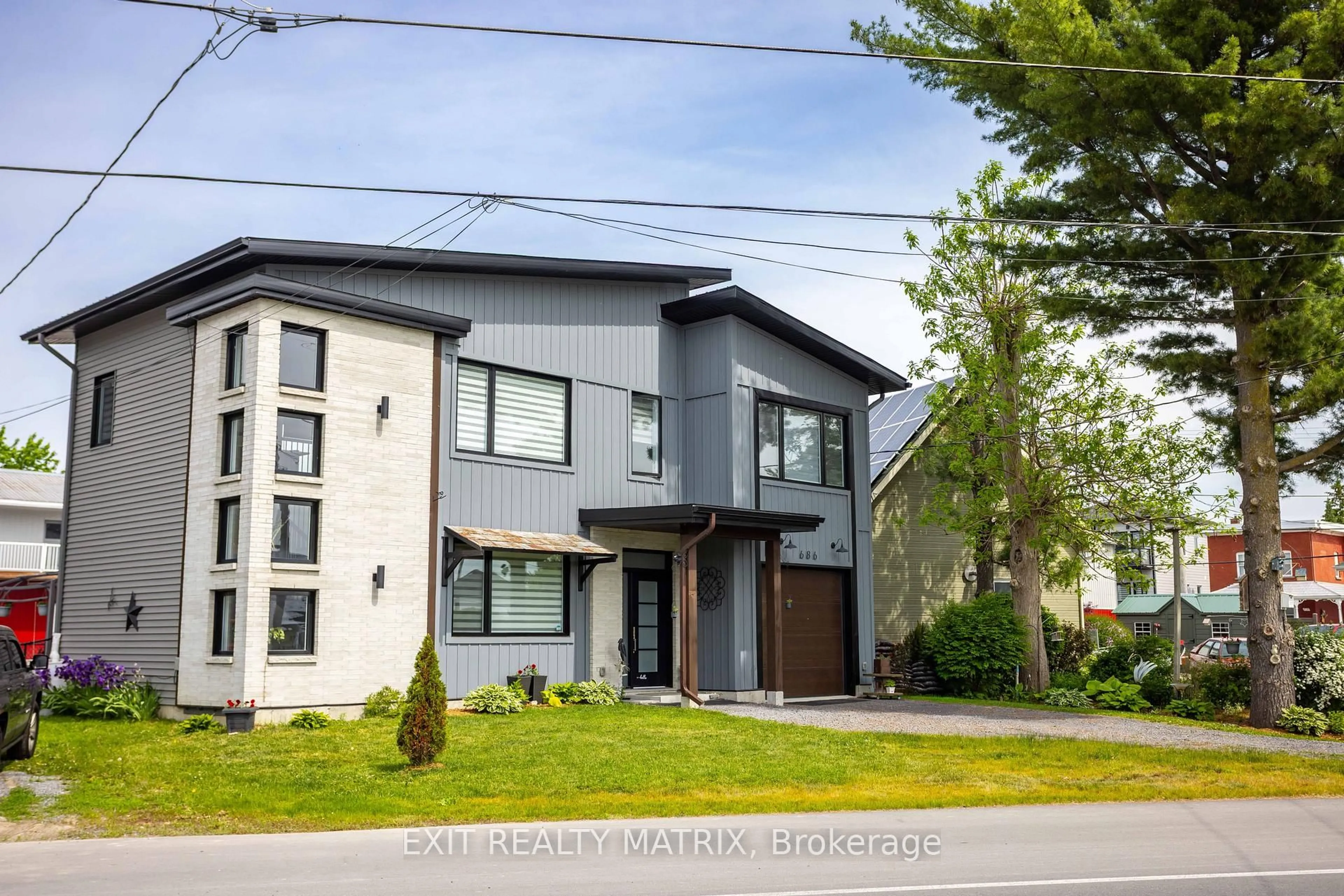 Home with brick exterior material, street for 686 ST ISIDORE Rd, Casselman Ontario K0A 1M0
