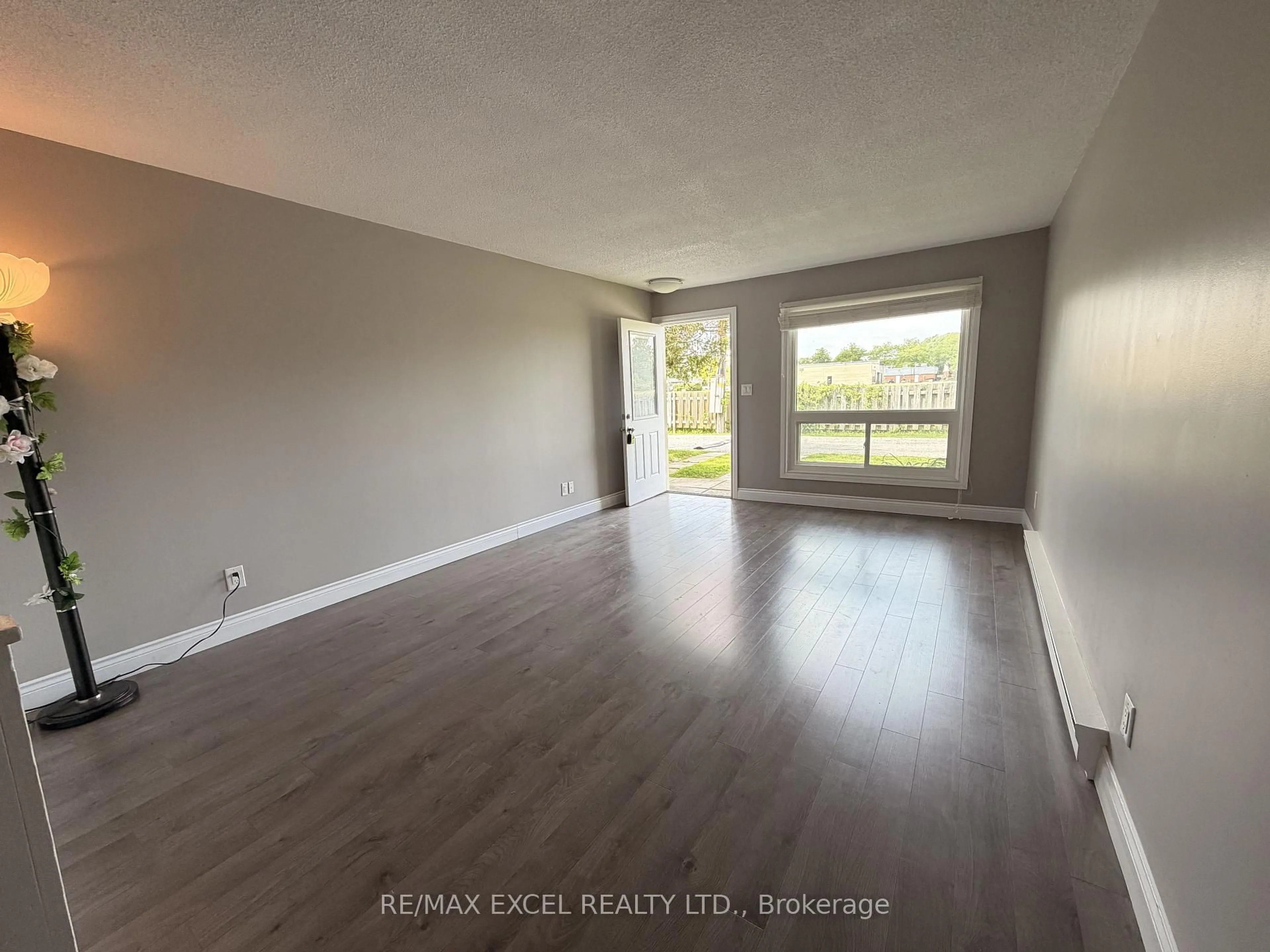 A pic of a room for 8646 Willoughby Dr #16, Niagara Falls Ontario L2G 6X7