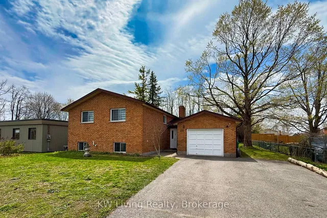 833 Fairbairn St, Peterborough 4