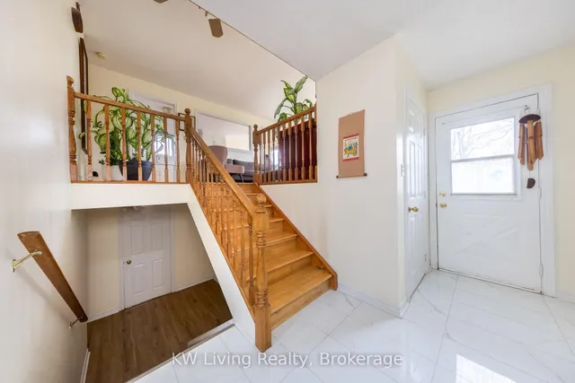 833 Fairbairn St, Peterborough 5