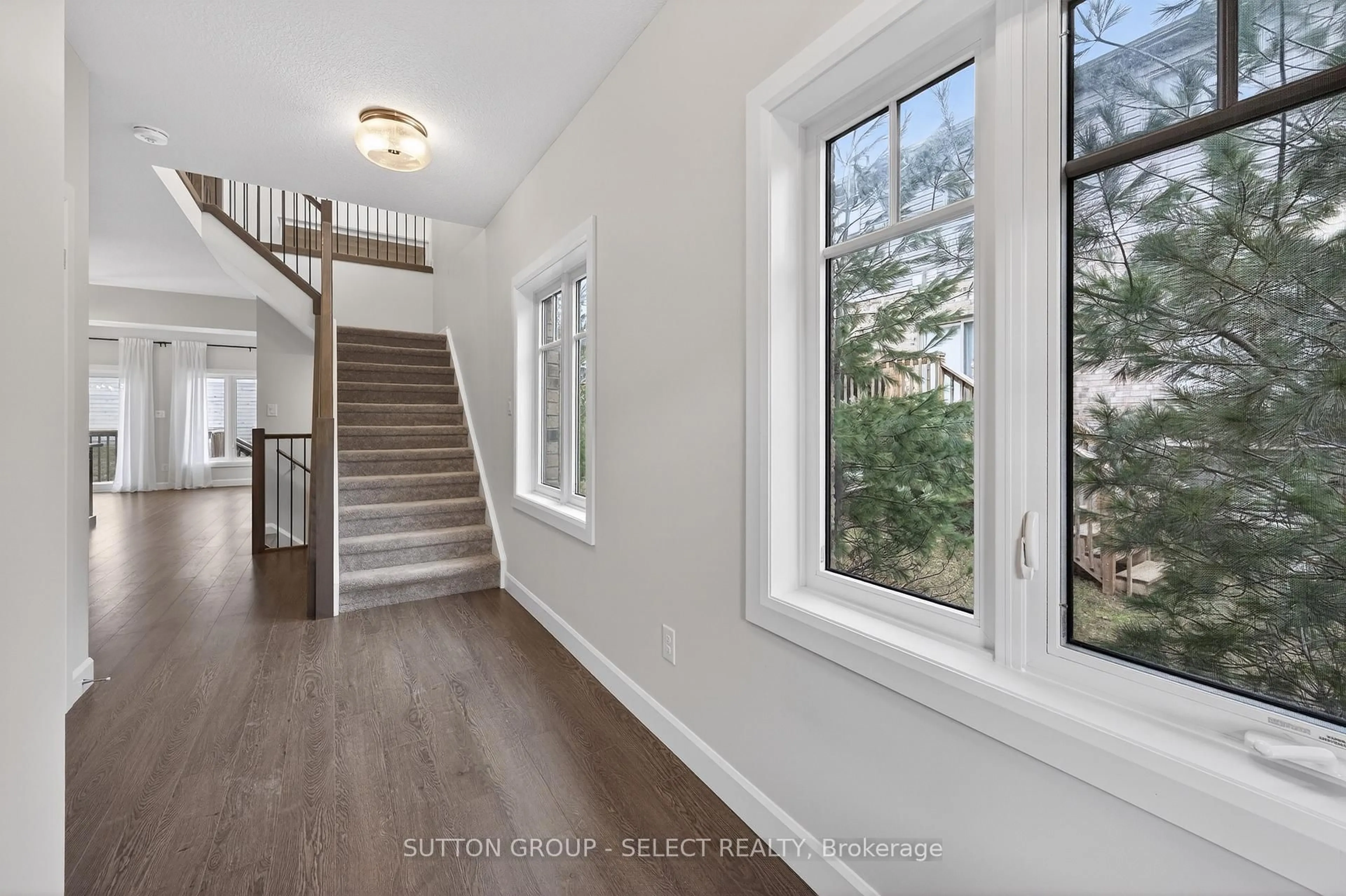 Indoor entryway for 600 Guiness Way #29, London North Ontario N5X 0N4