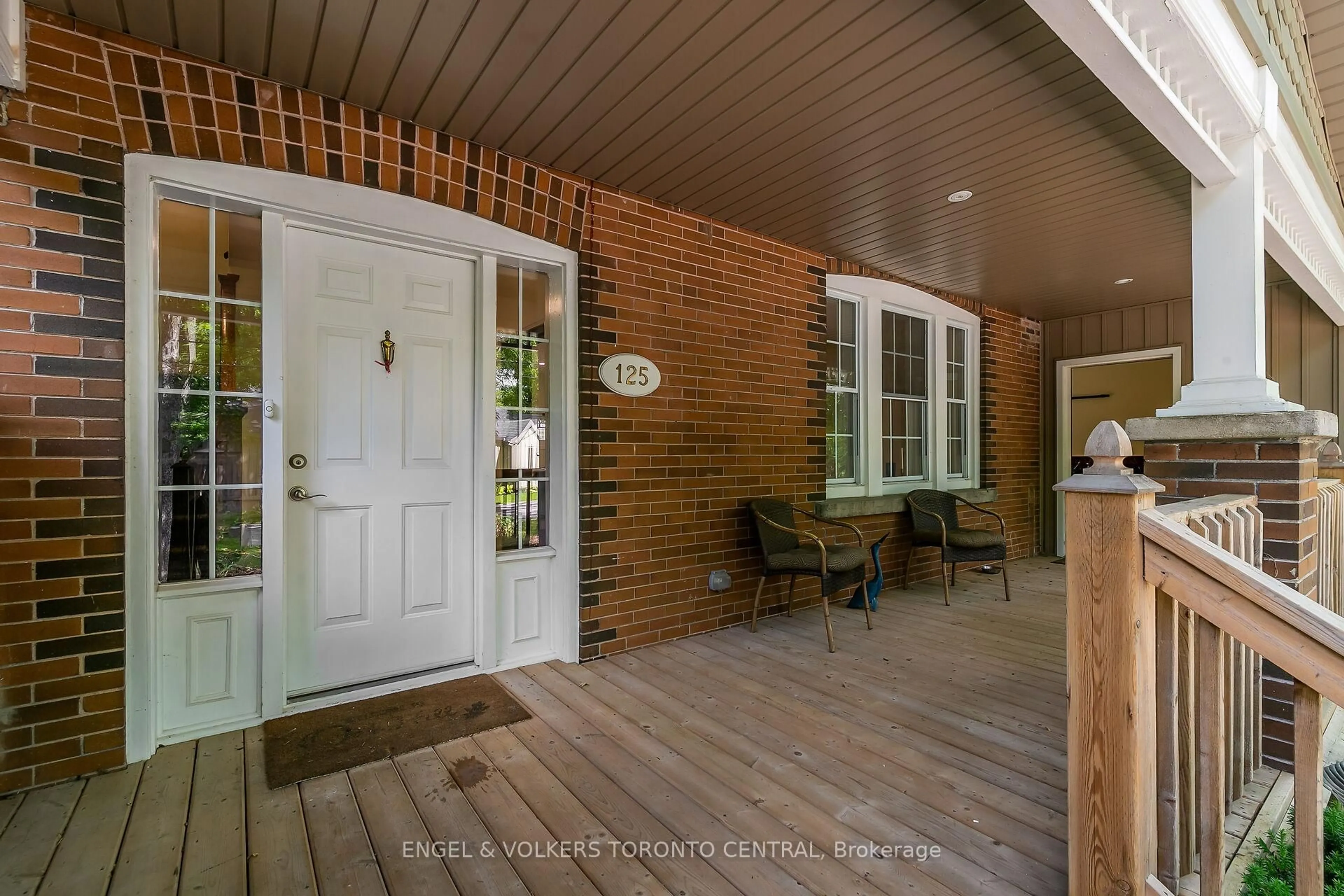 Indoor entryway for 125 RICHARDSON St, Guelph/Eramosa Ontario N0B 2K0