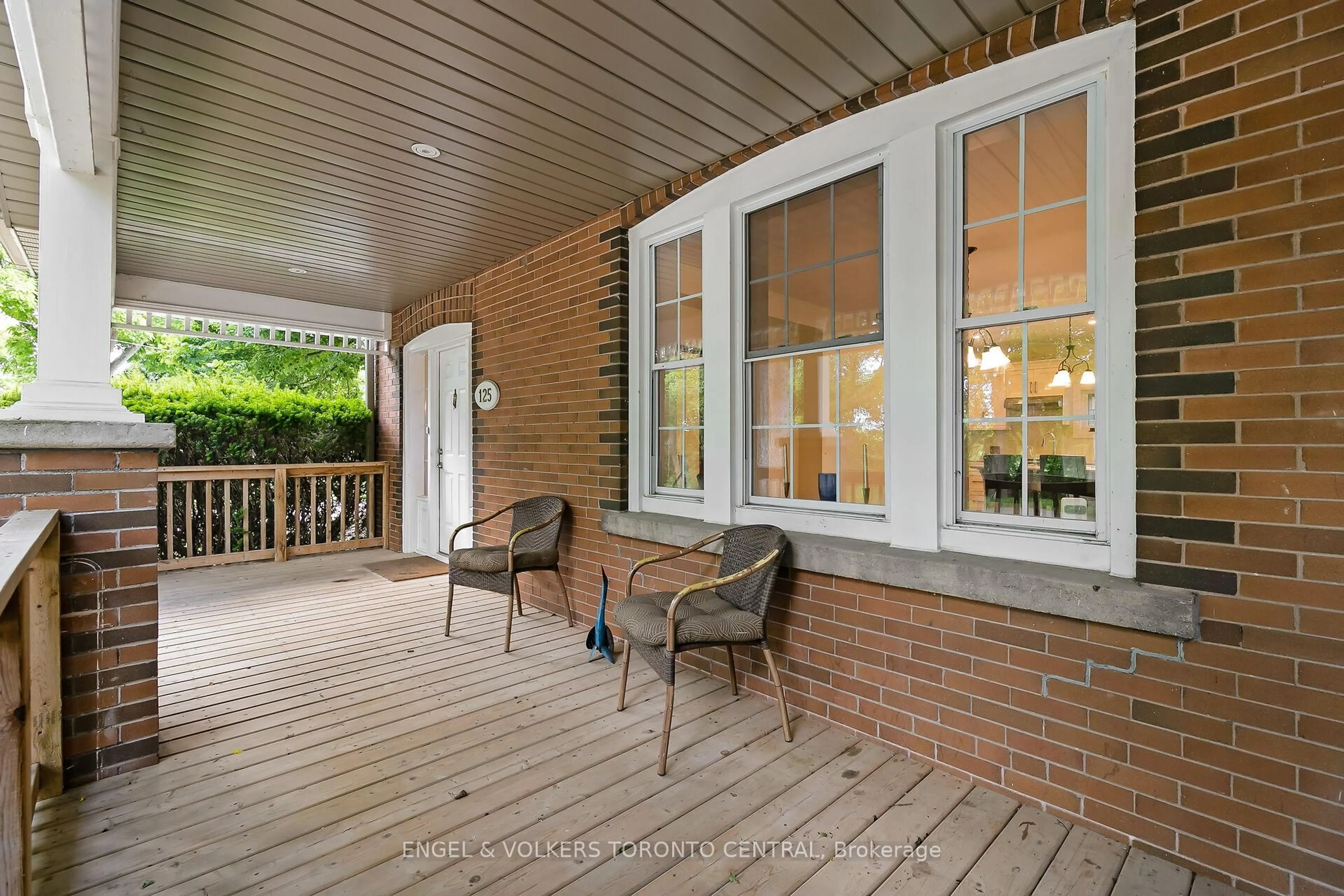 Patio, street for 125 RICHARDSON St, Guelph/Eramosa Ontario N0B 2K0