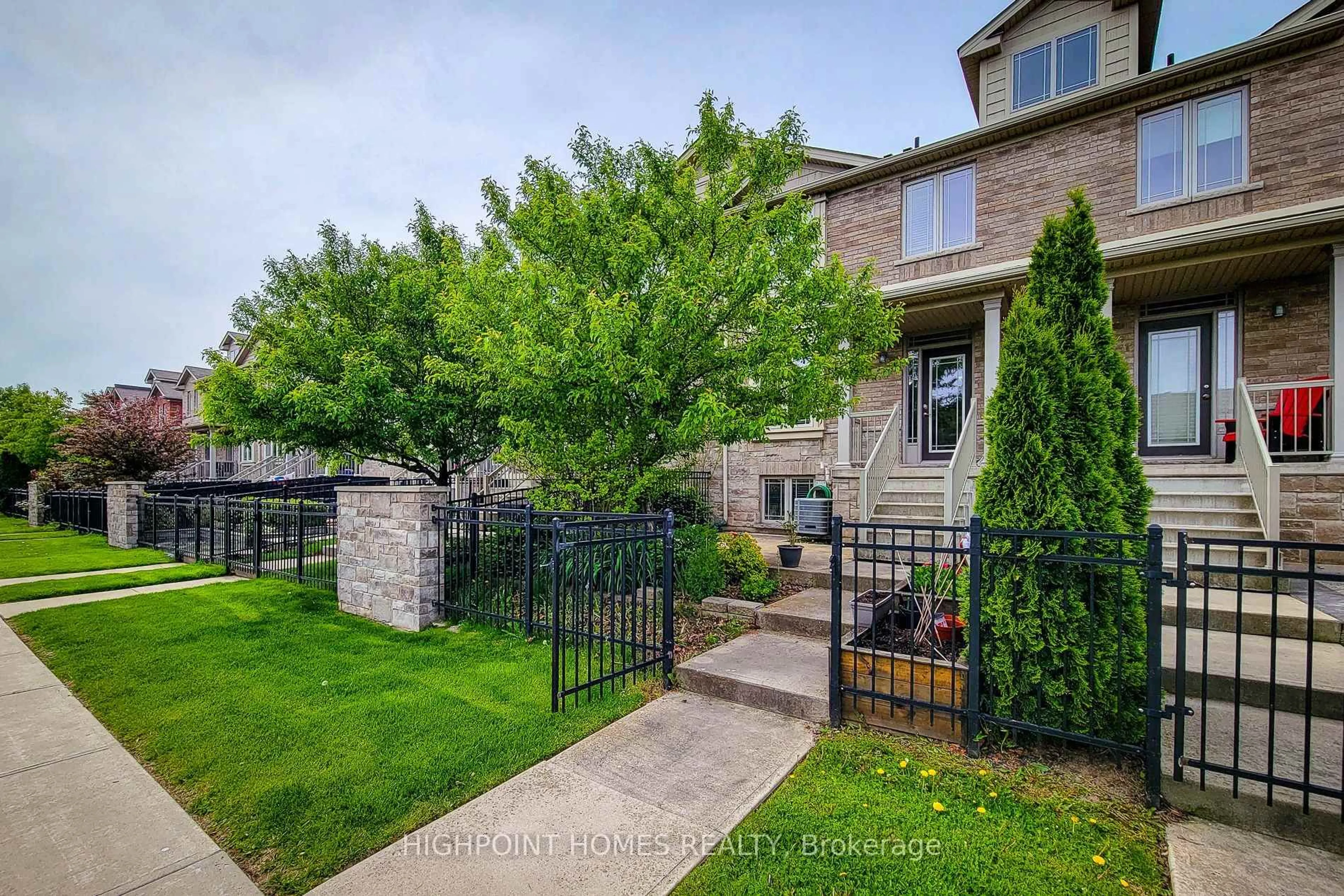 Home with brick exterior material, street for 6 Chestnut Dr #15, Grimsby Ontario L3M 3X8