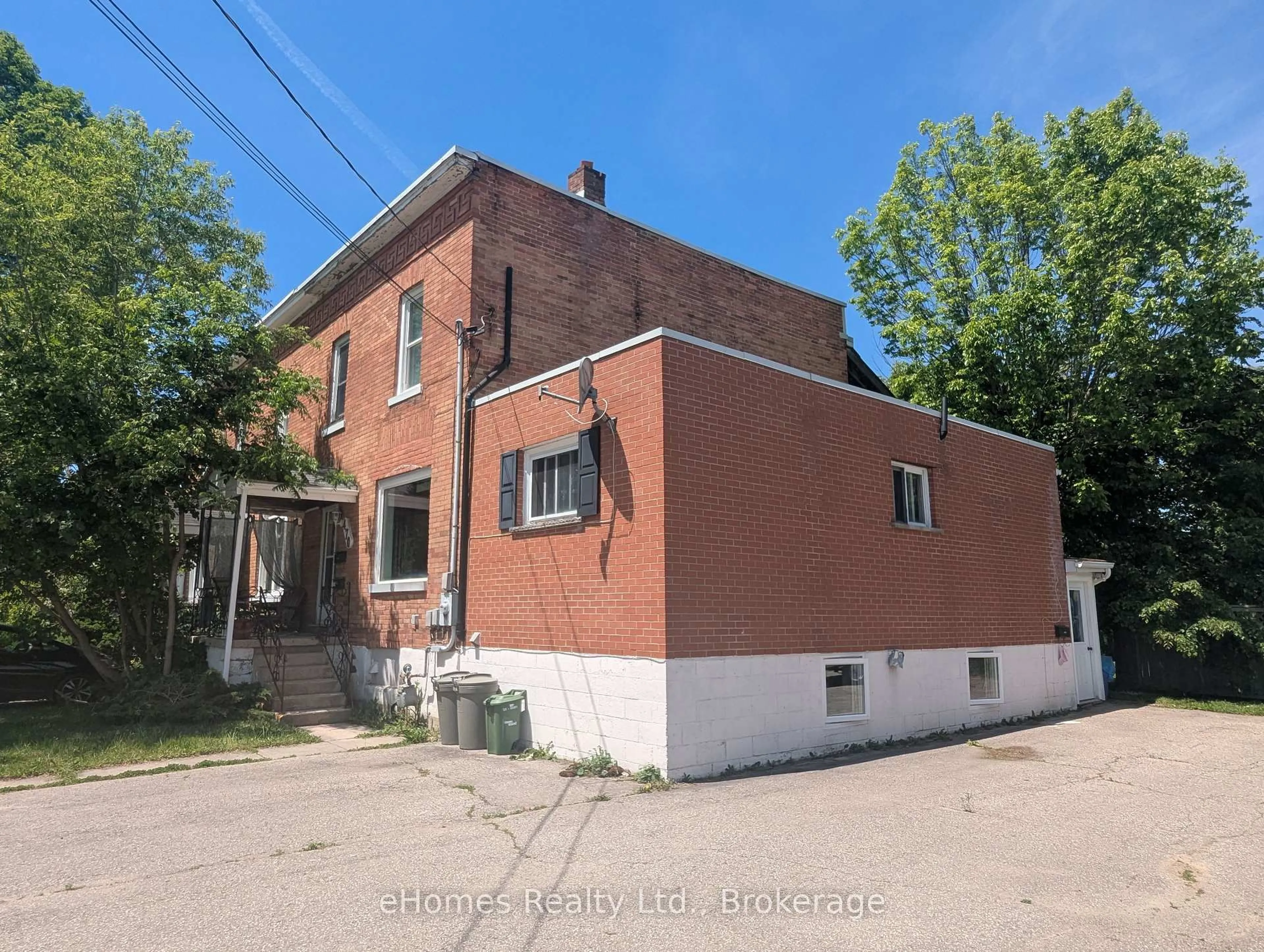 Home with brick exterior material, street for 470 13th St, Owen Sound Ontario N4K 3W7