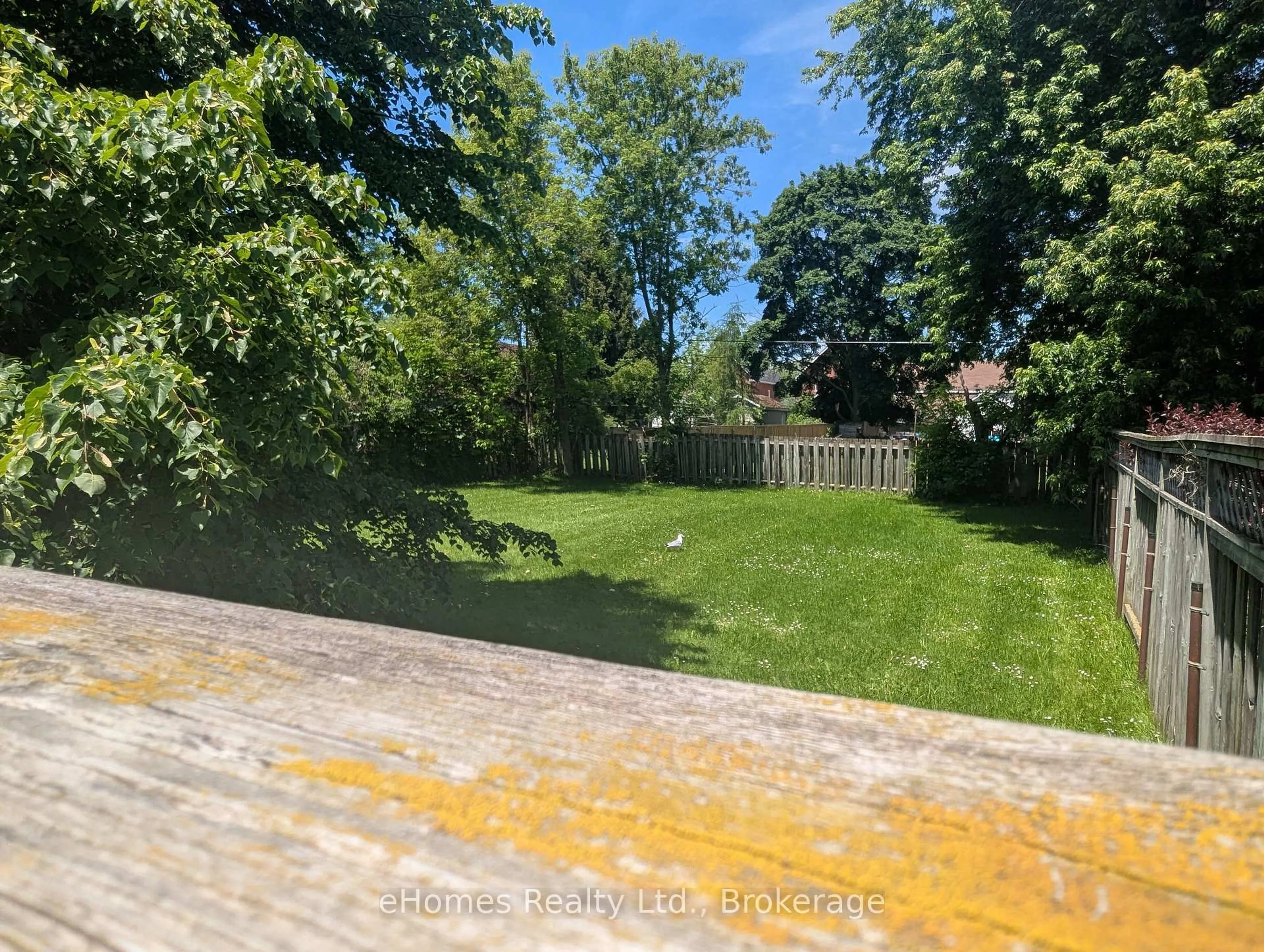A pic from outside/outdoor area/front of a property/back of a property/a pic from drone, street for 470 13th St, Owen Sound Ontario N4K 3W7