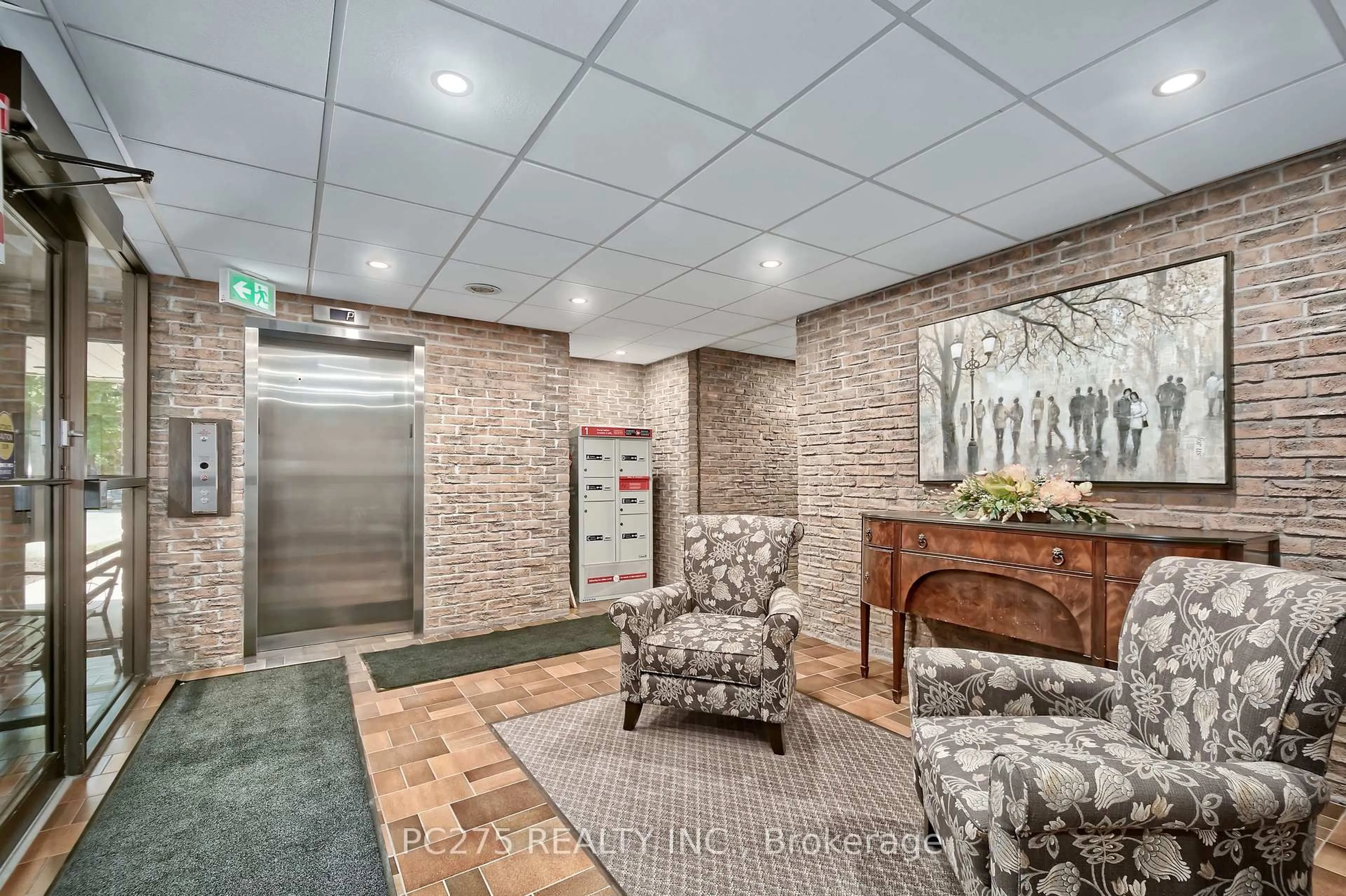 Unknown for 300 Everglade Cres #216, London North Ontario N6H 4P8