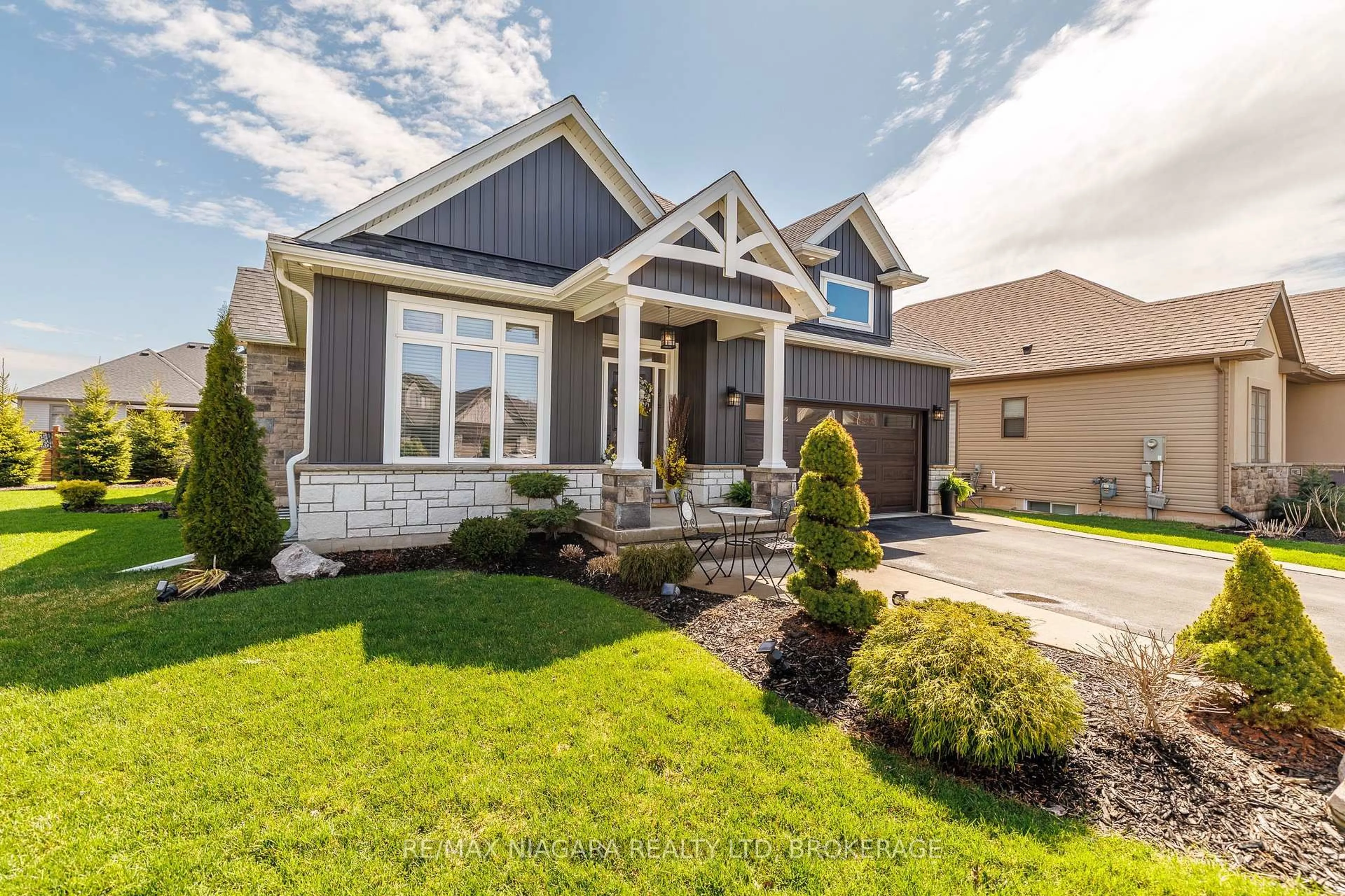 Home with vinyl exterior material, street for 4049 Village Creek Dr, Fort Erie Ontario L0S 1S0