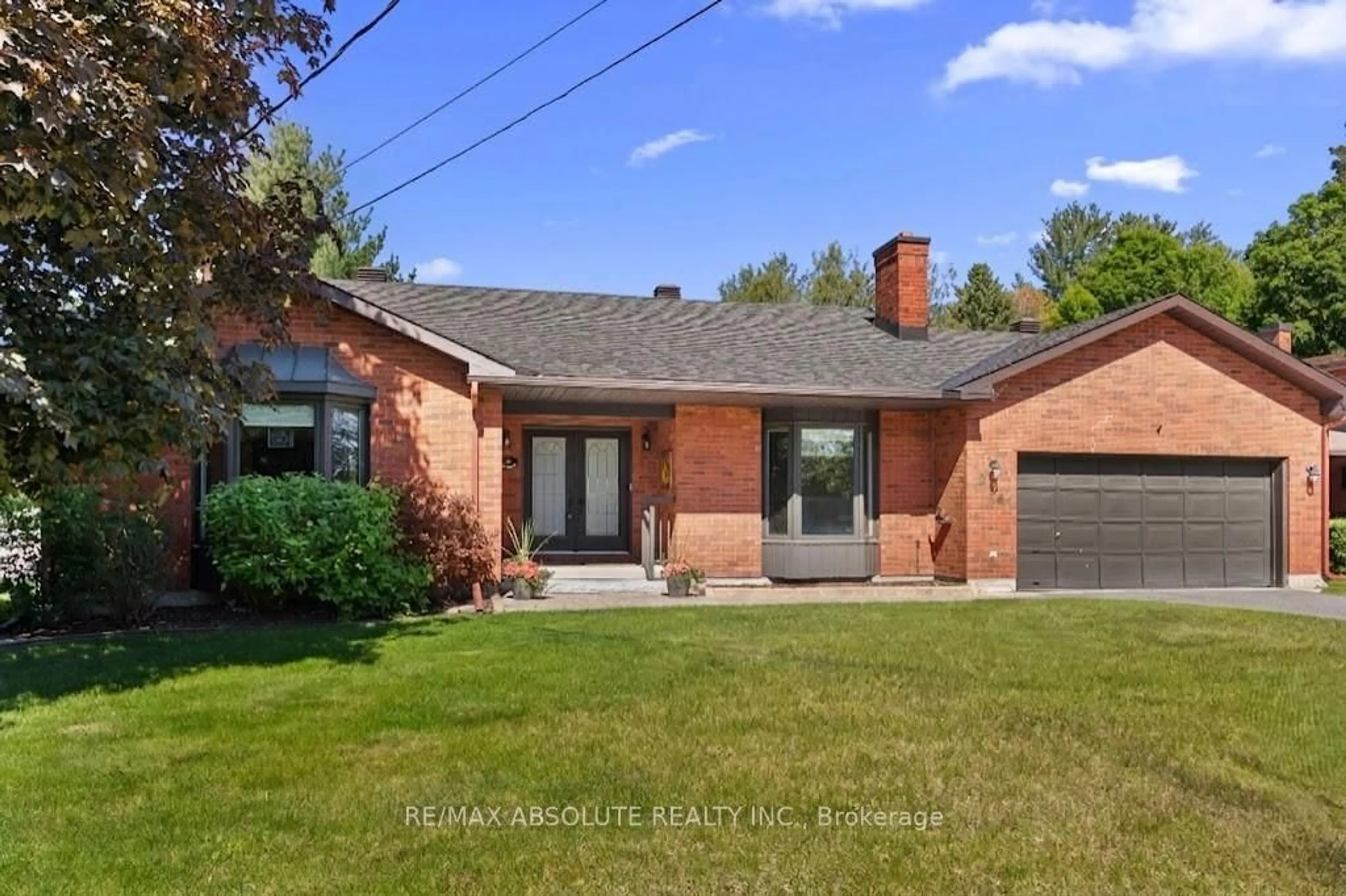 Home with brick exterior material, street for 284 Harrington St, Arnprior Ontario K7S 2V1