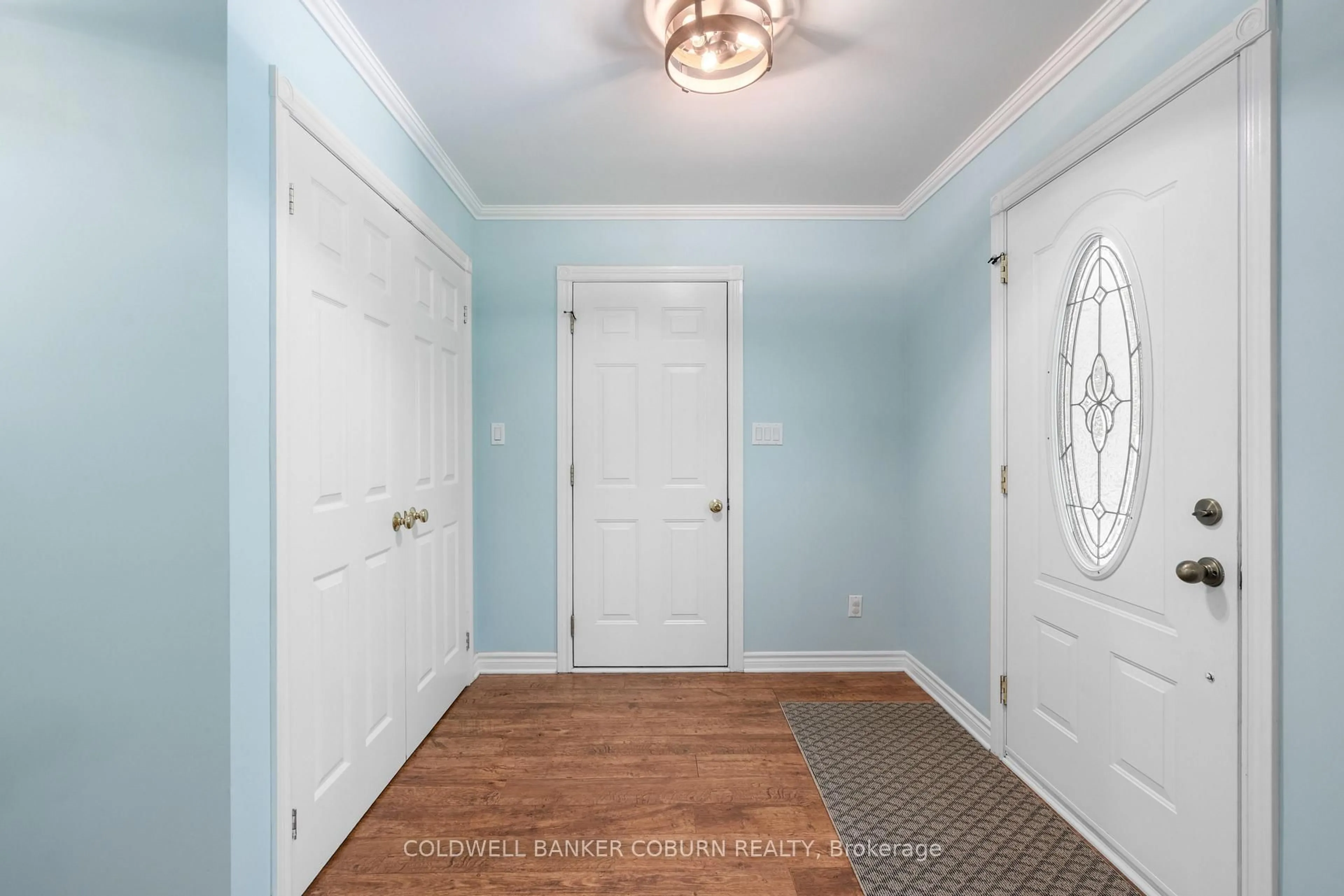 Indoor entryway for 397 Burchill Rd, Merrickville Ontario K0G 1N0