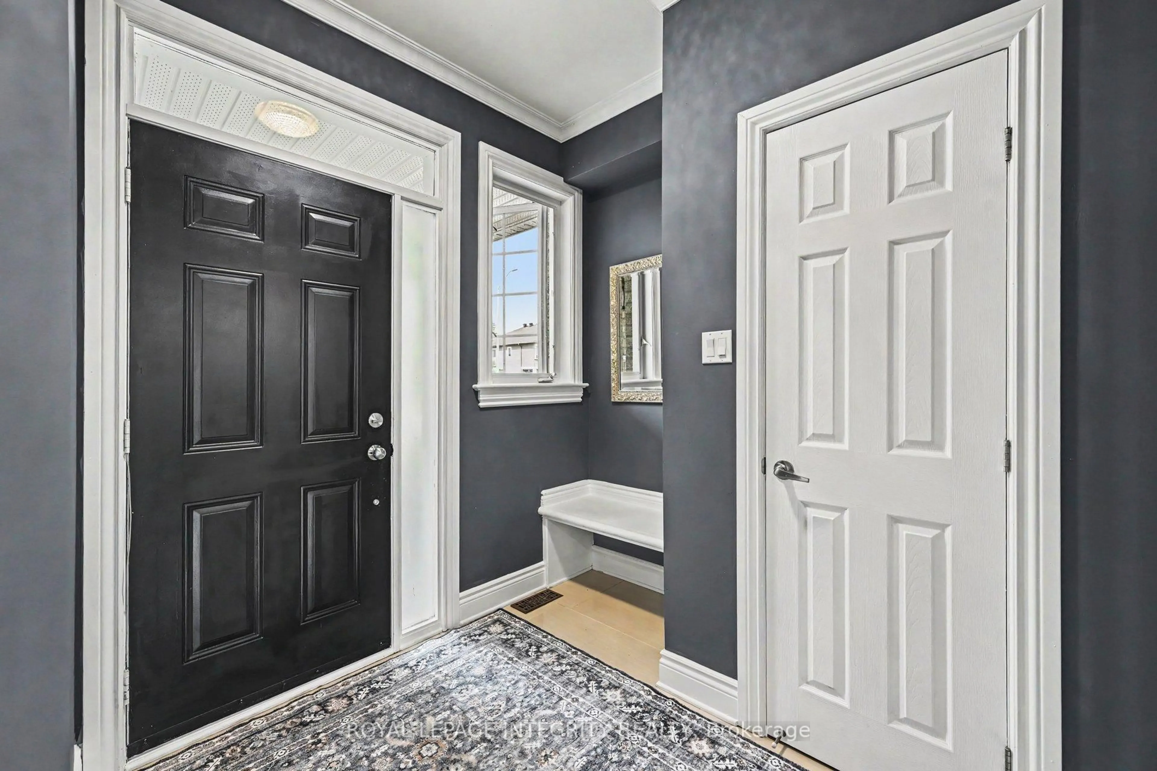 Indoor entryway for 174 Bert Hall St, Arnprior Ontario K7S 0H1