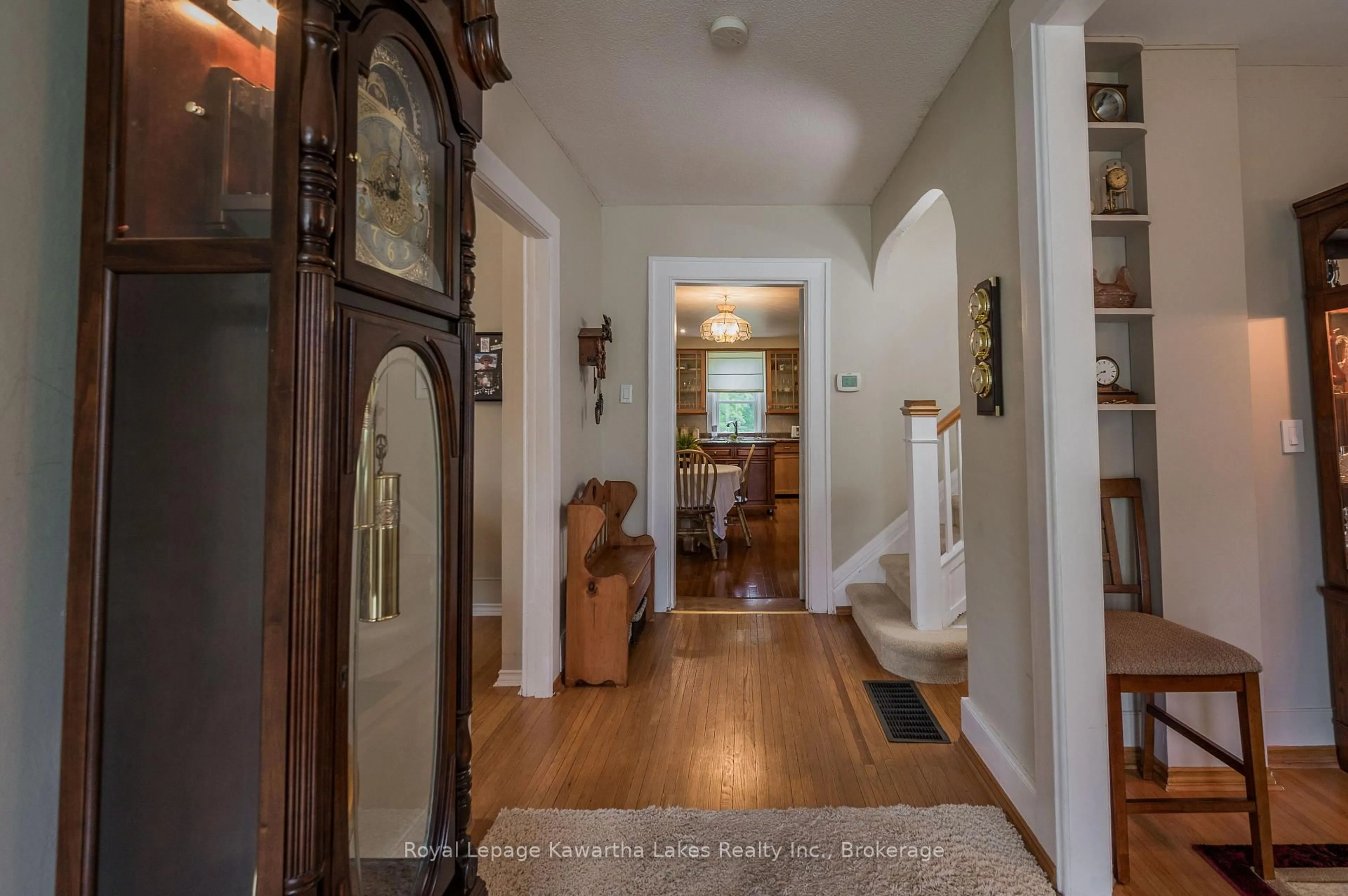Indoor entryway for 135 Colborne St, Kawartha Lakes Ontario K0M 1N0