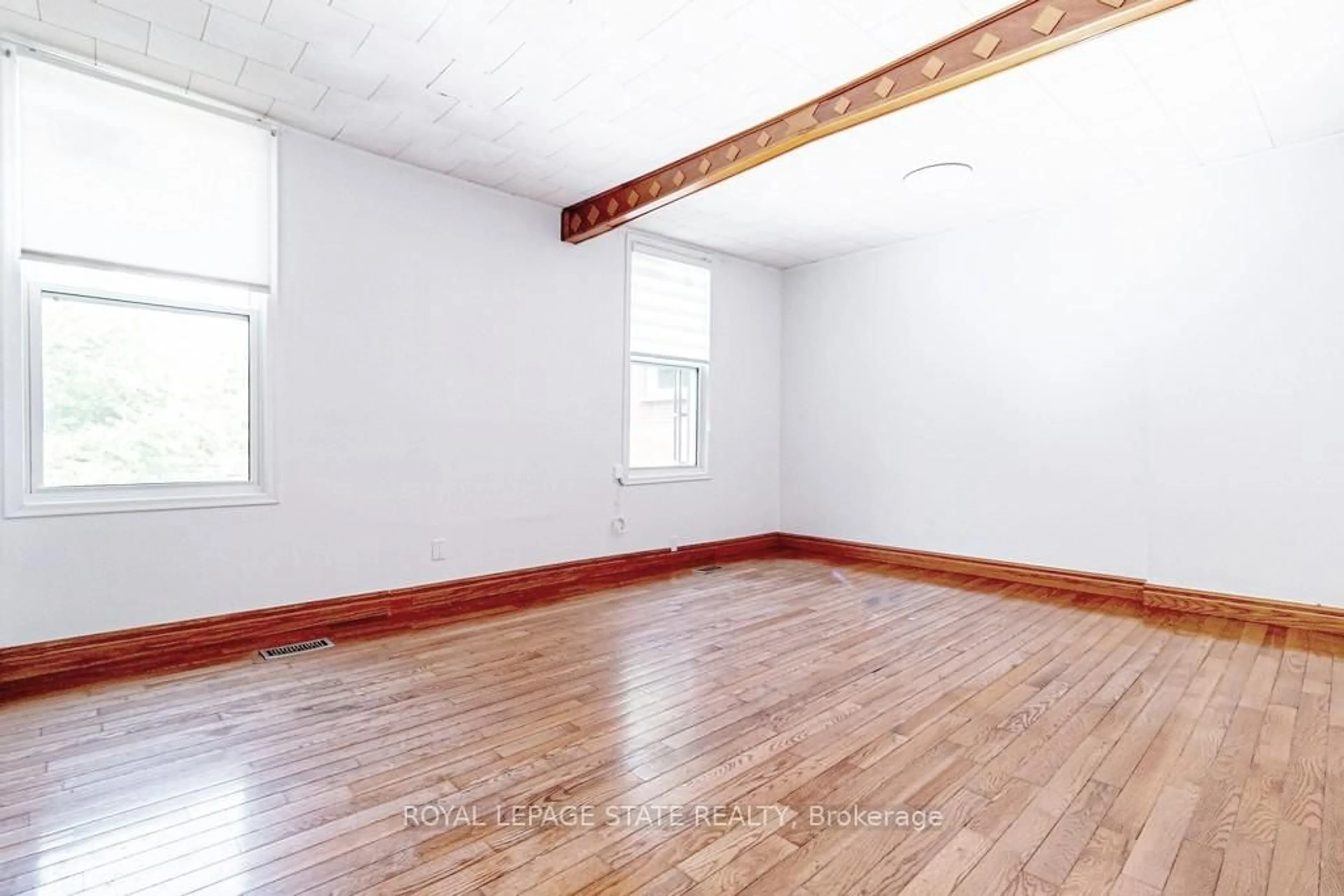 A pic of a room for 170 Cannon St, Hamilton Ontario L8R 2C1
