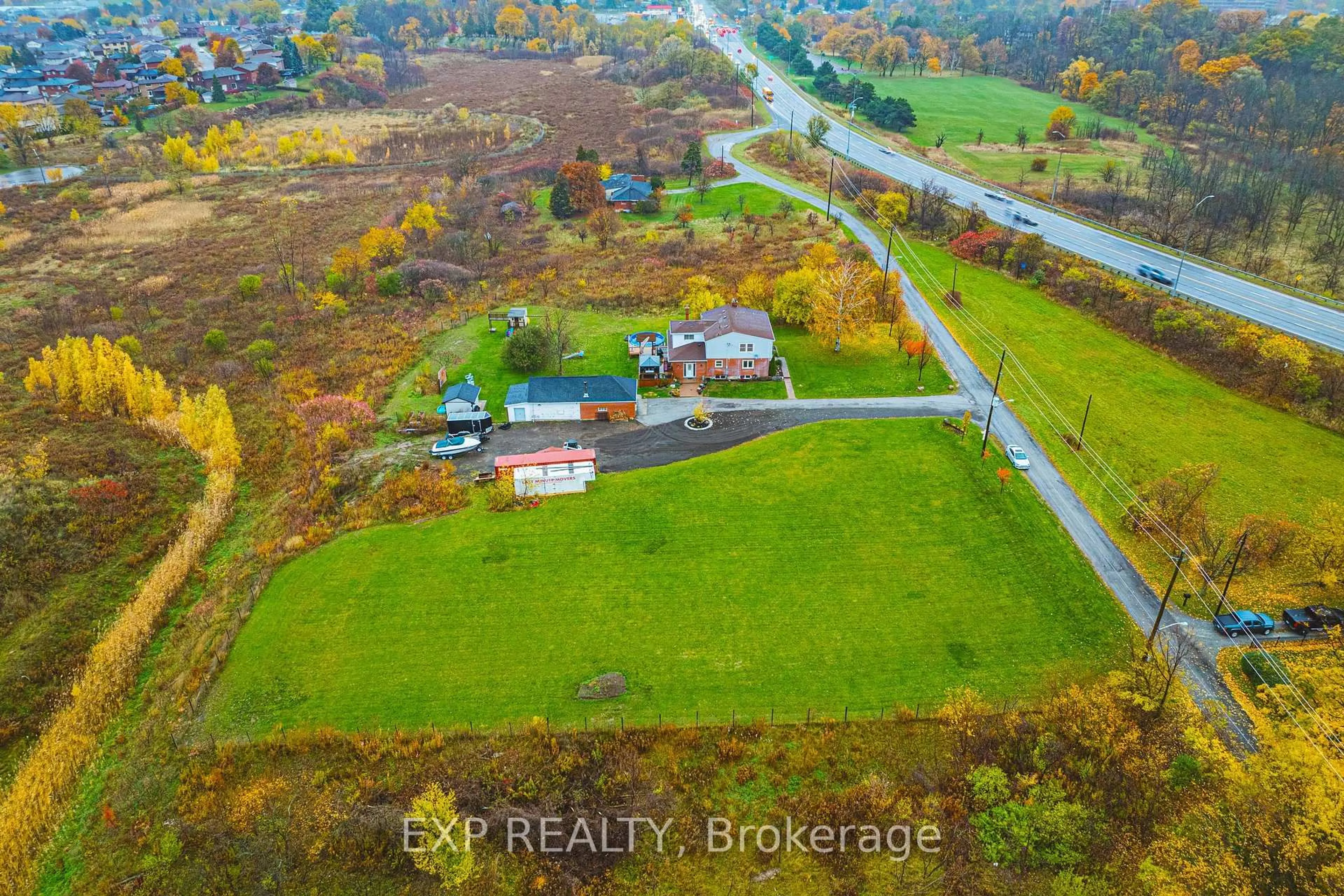 A pic from outside/outdoor area/front of a property/back of a property/a pic from drone, unknown for 70 Webster Rd, Hamilton Ontario L8G 5E9