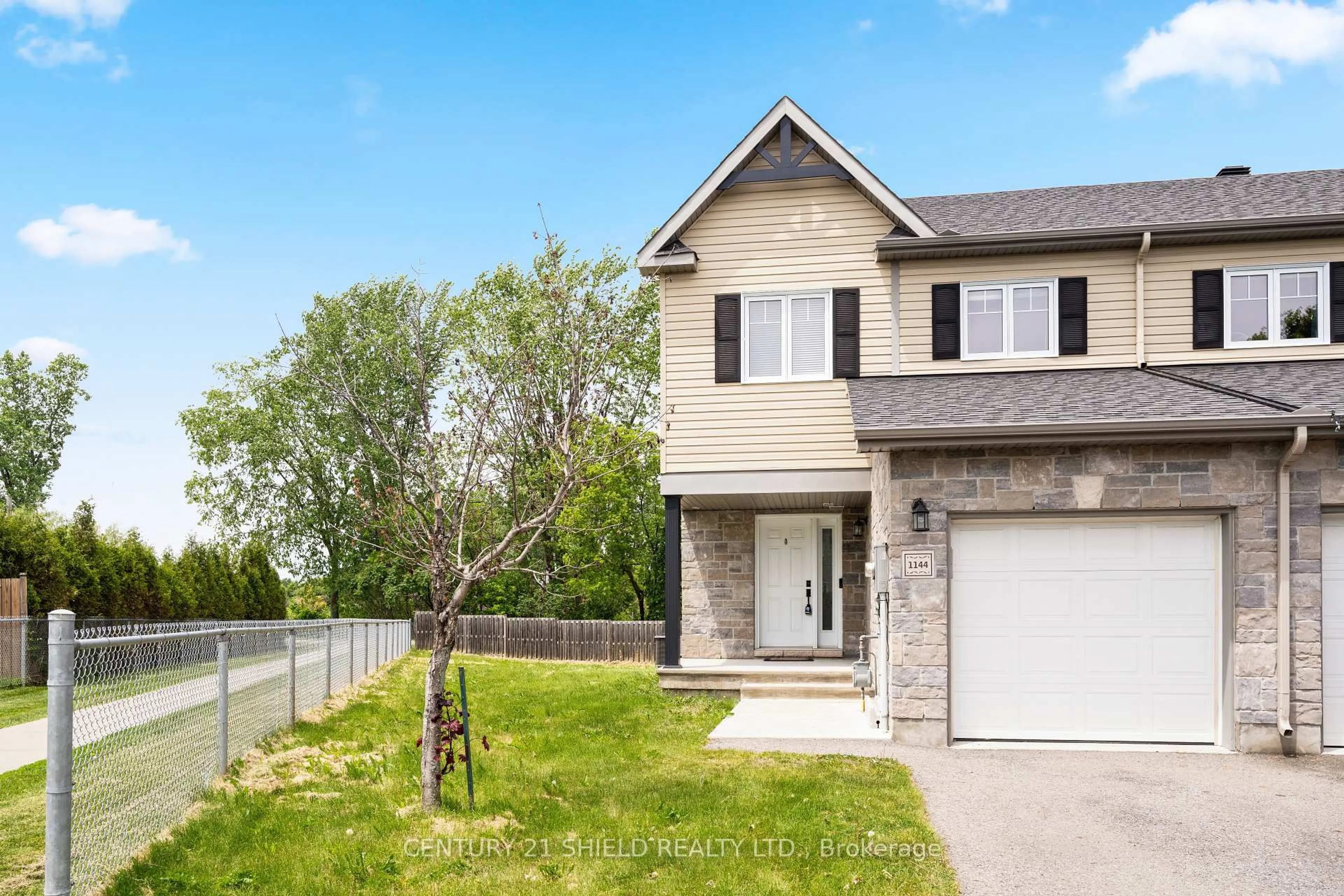 Unknown for 1144 CLEMENT Crt, Cornwall Ontario K6H 0G3