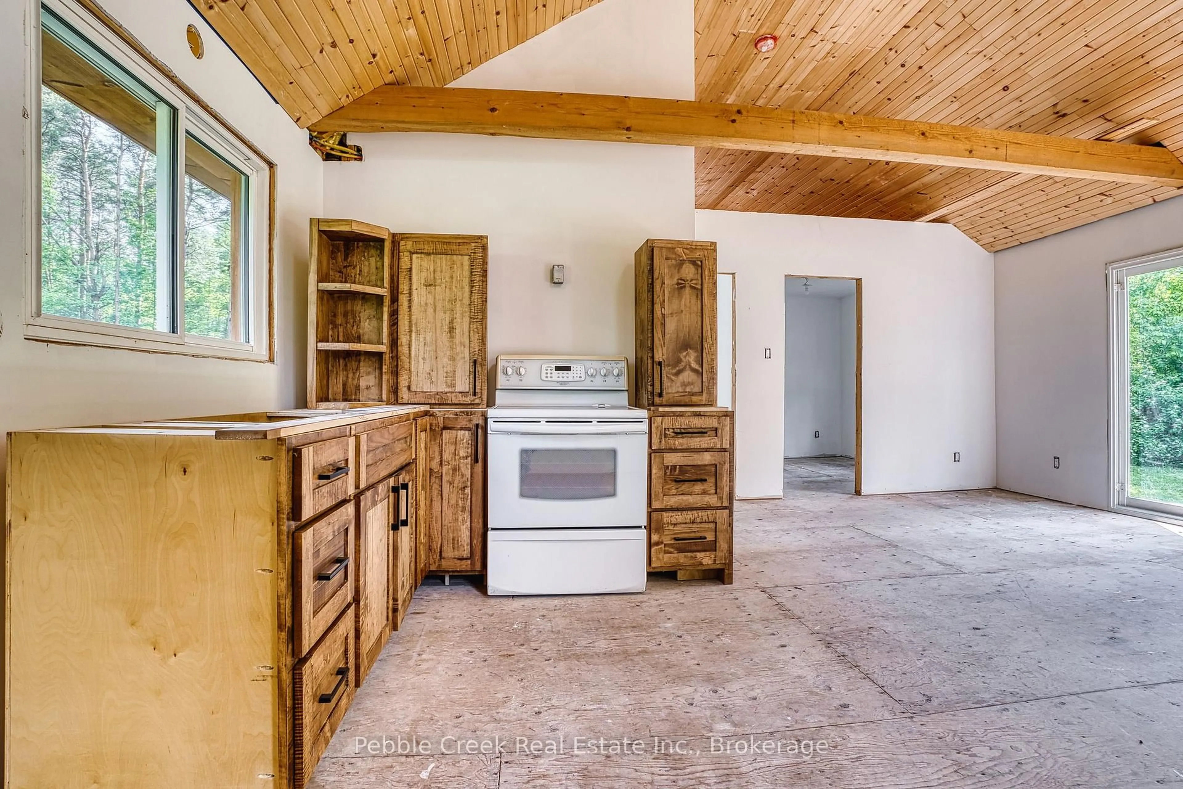 Open concept kitchen, ceramic/tile floor for 33811 Pine Crt, Ashfield-Colborne-Wawanosh Ontario N7A 3X9