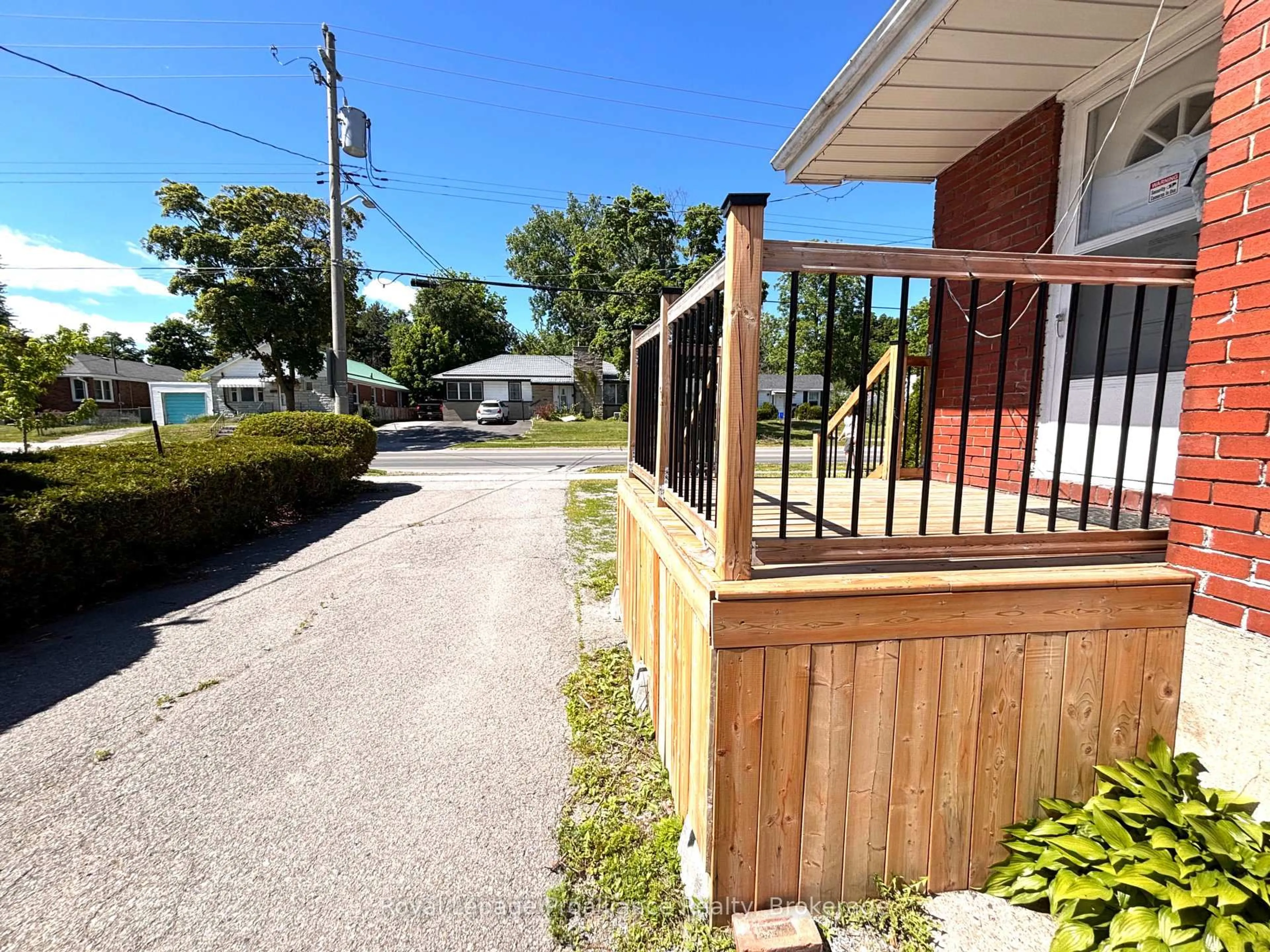 A pic from outside/outdoor area/front of a property/back of a property/a pic from drone, street for 355 Bridge St, Belleville Ontario K8N 1P7