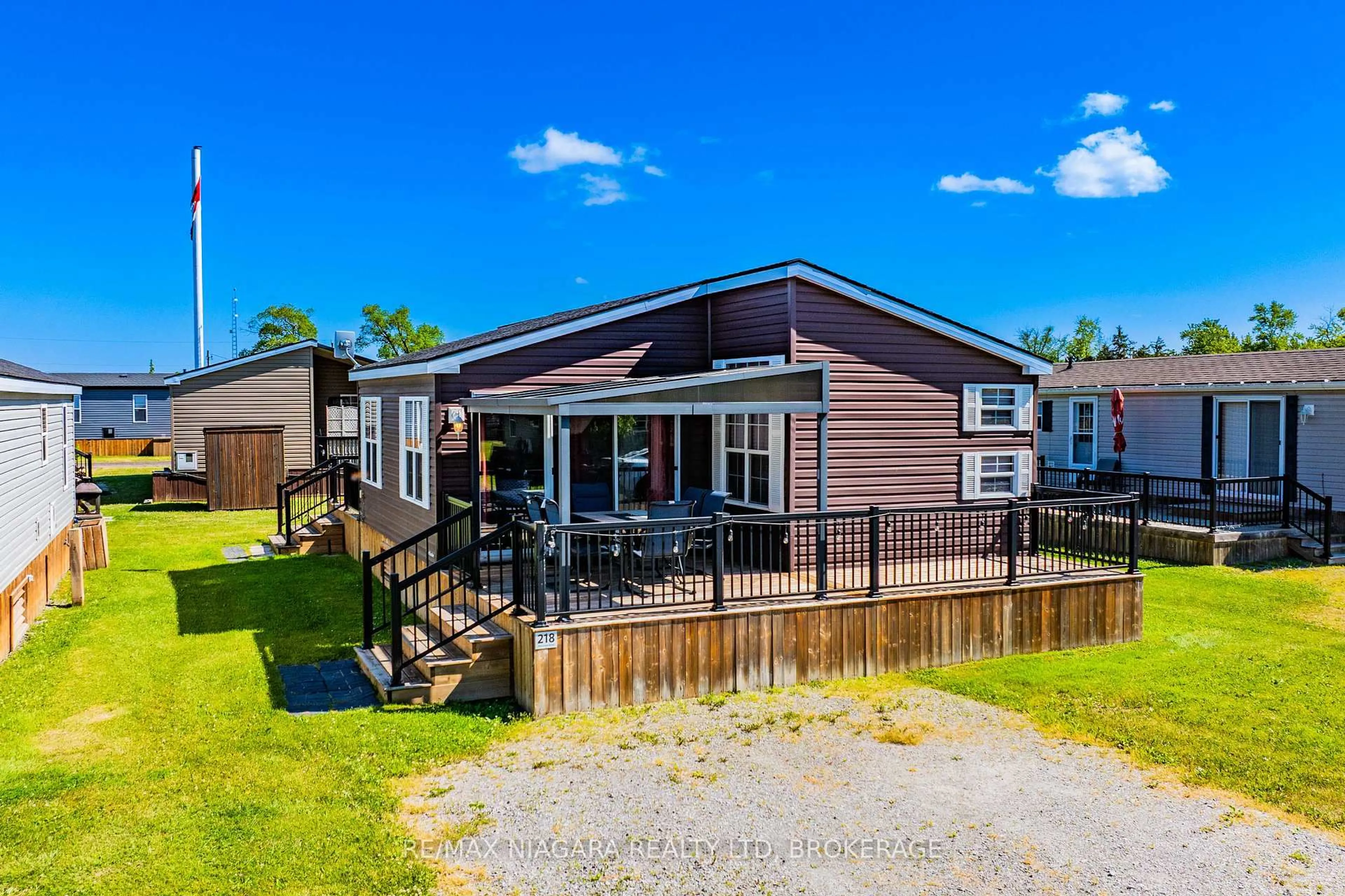 Home with vinyl exterior material, unknown for 1501 Line 8 Rd #218, Niagara-on-the-Lake Ontario L0S 1L0