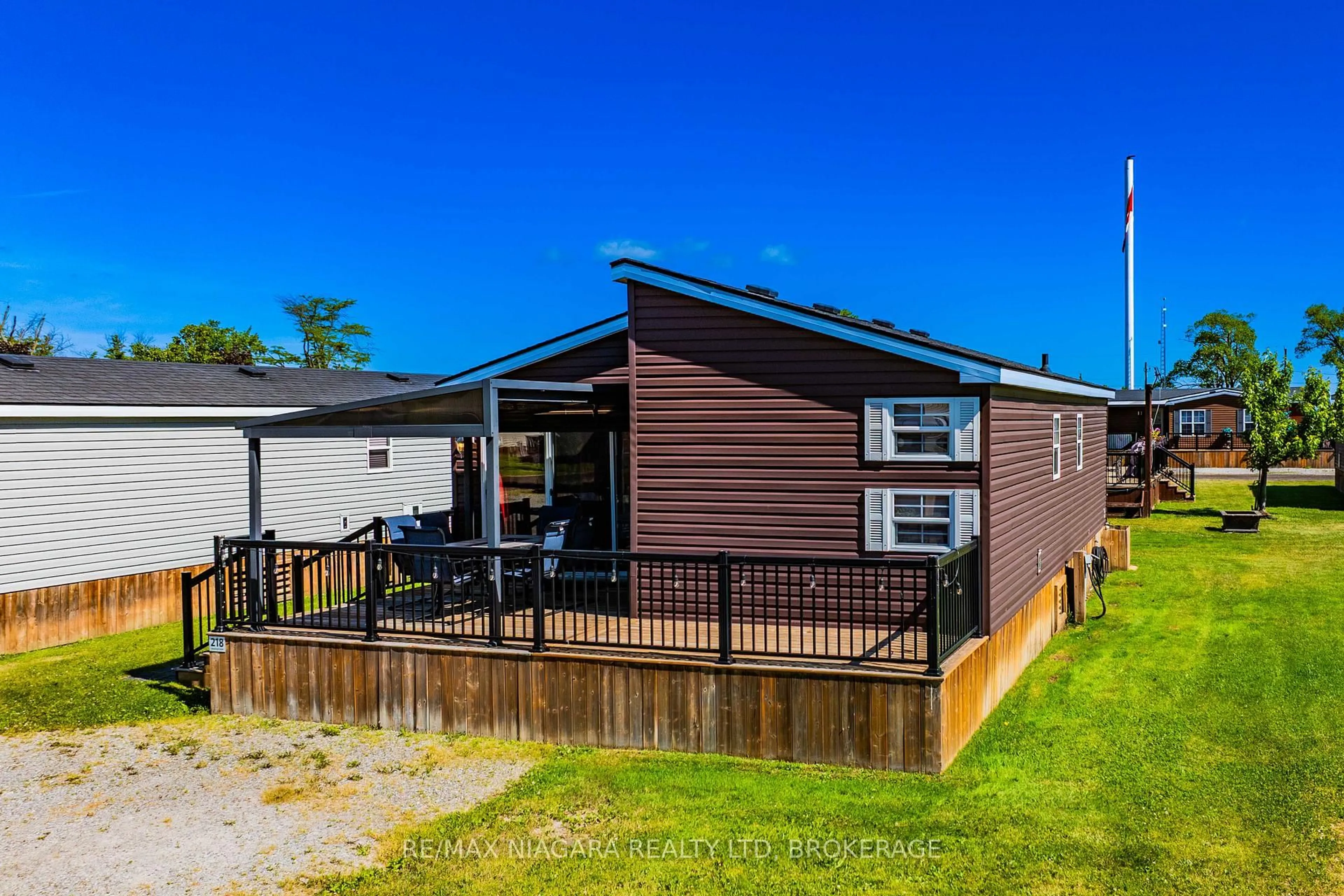 A pic from outside/outdoor area/front of a property/back of a property/a pic from drone, water/lake/river/ocean view for 1501 Line 8 Rd #218, Niagara-on-the-Lake Ontario L0S 1L0