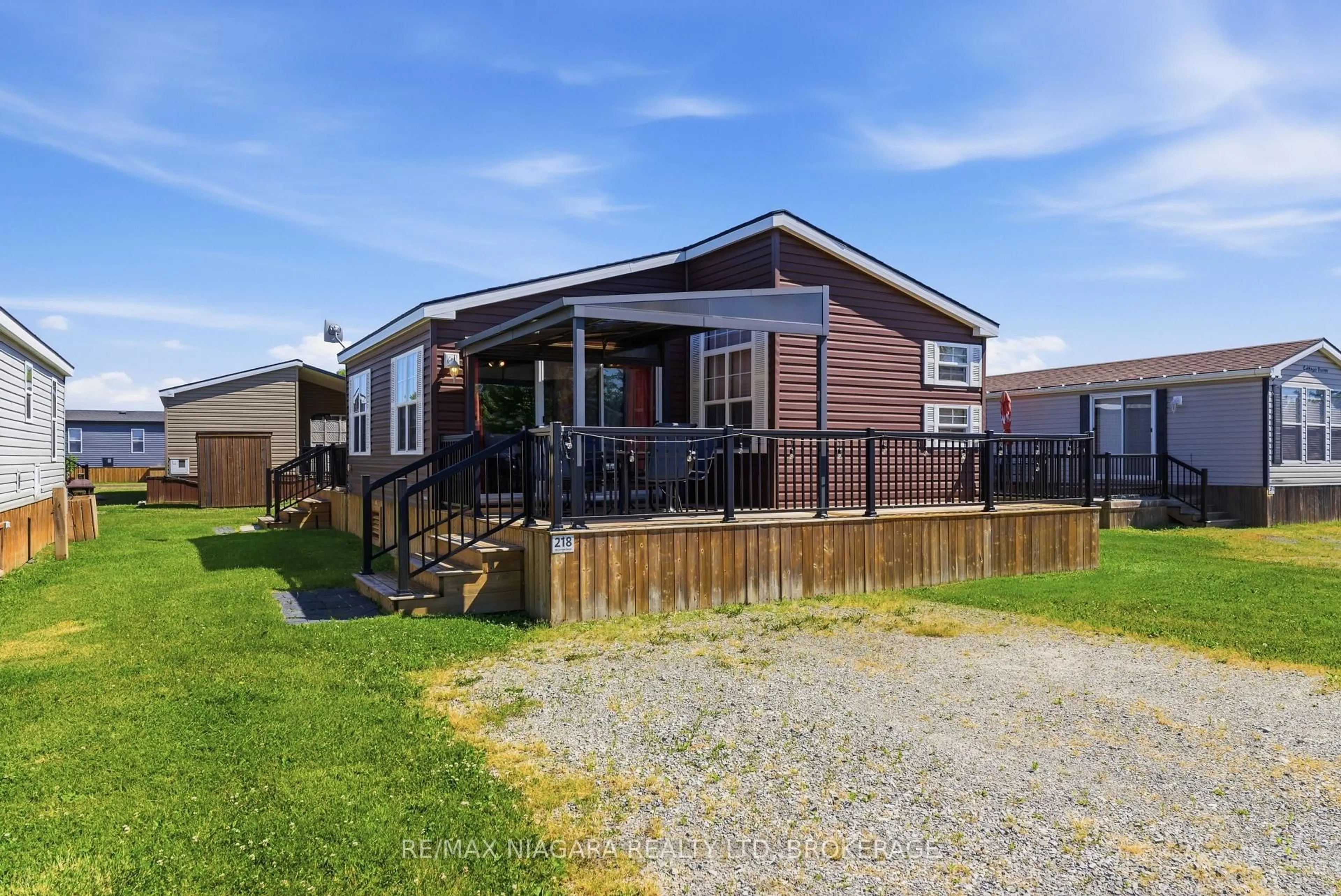 A pic from outside/outdoor area/front of a property/back of a property/a pic from drone, unknown for 1501 Line 8 Rd #218, Niagara-on-the-Lake Ontario L0S 1L0