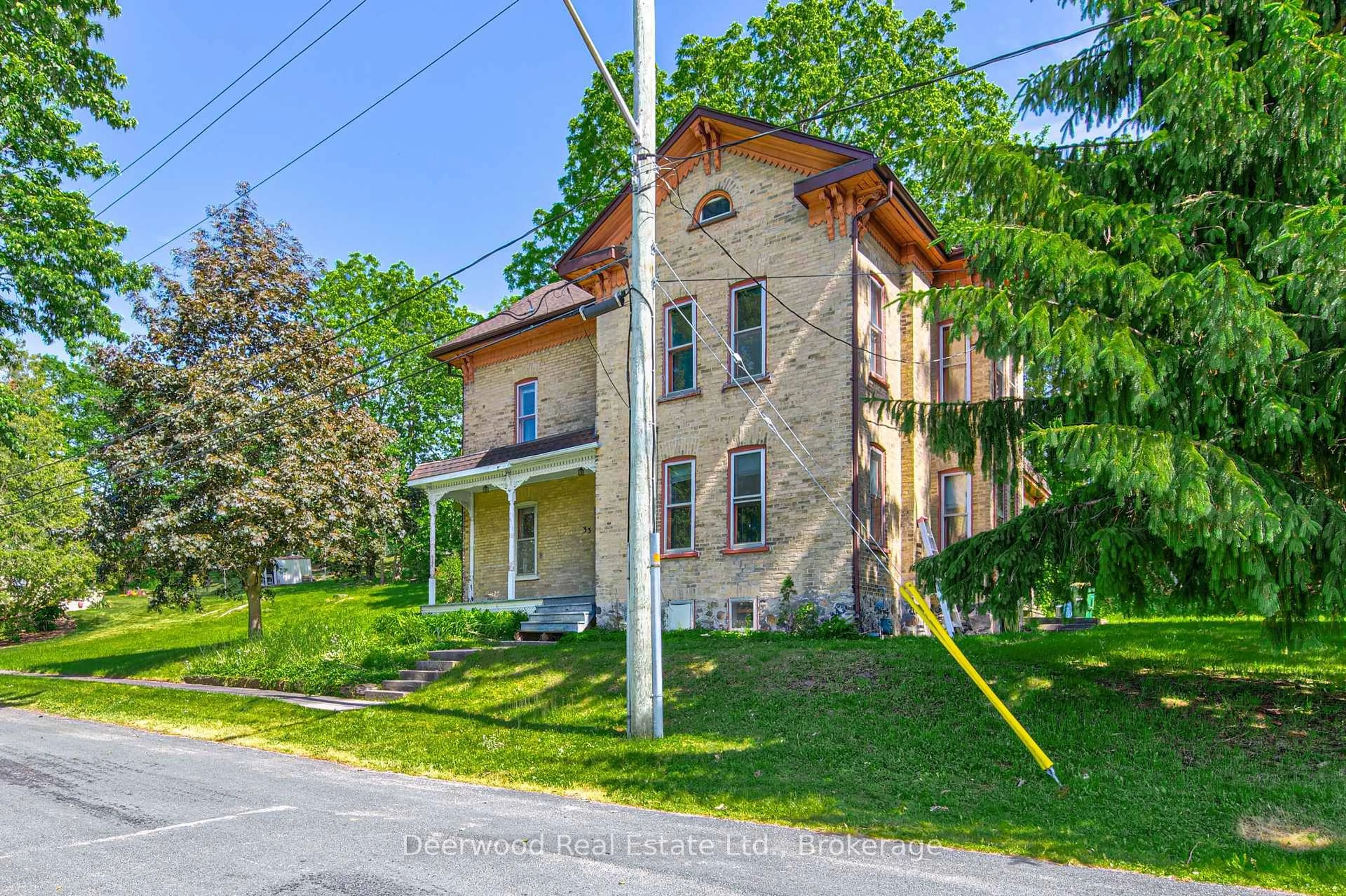 Home with brick exterior material, building for 33 Scheifele Pl, Woolwich Ontario N0B 1B0