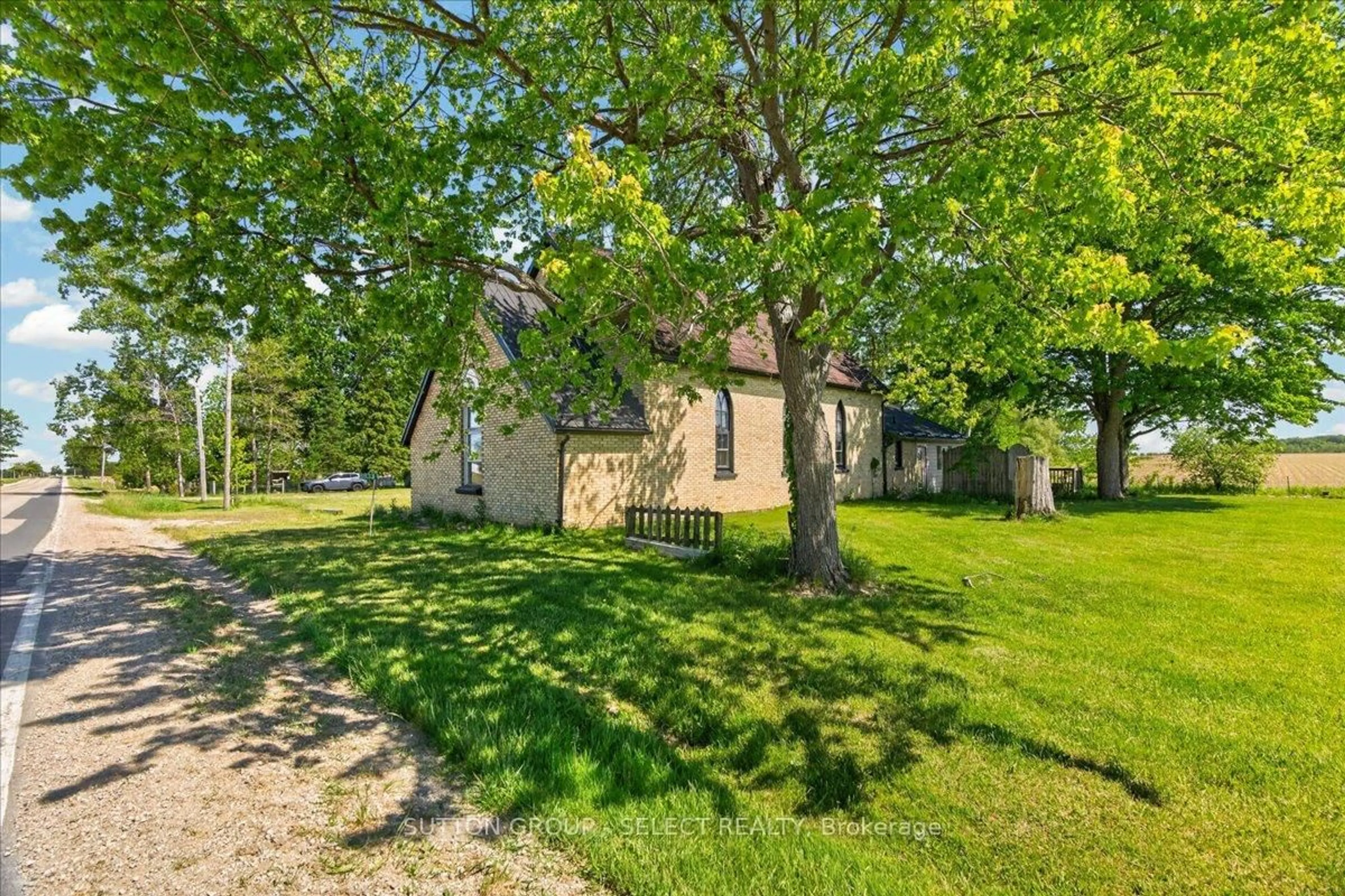 A pic from outside/outdoor area/front of a property/back of a property/a pic from drone, street for 8833 Confederation Line, Warwick Ontario N0M 2S0