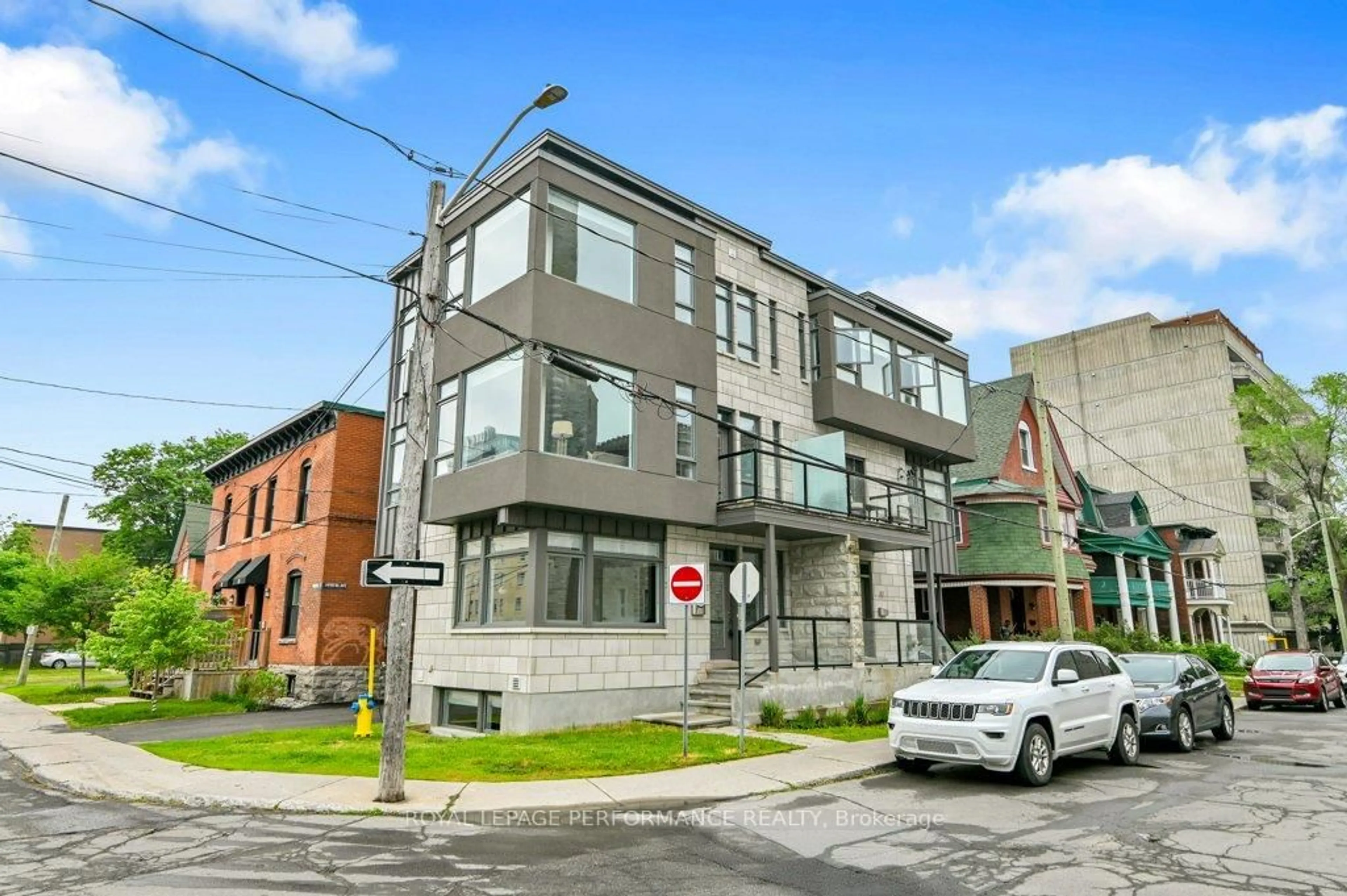 Unknown for 80 Empress Ave, Ottawa Ontario K1R 7G2