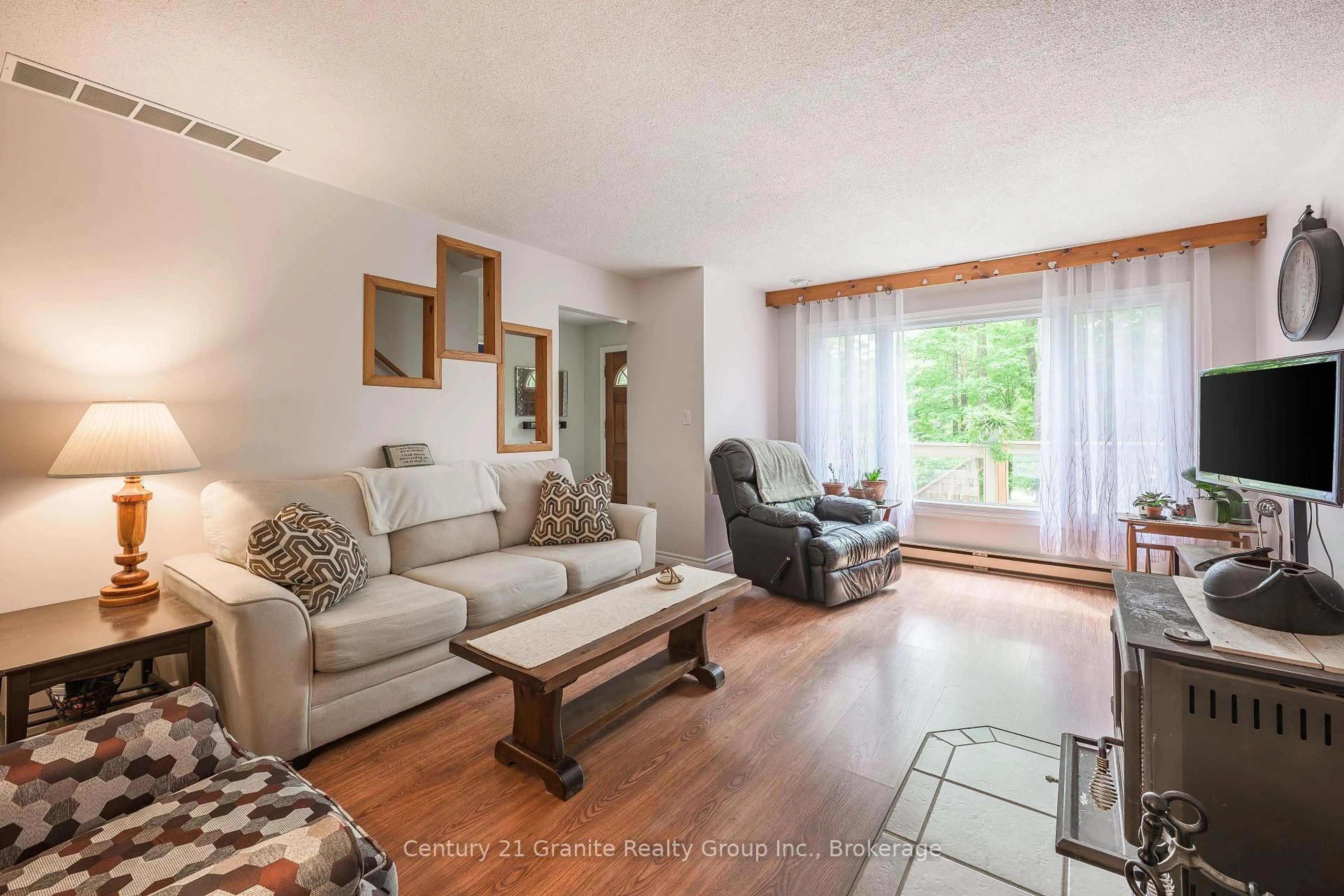Living room with furniture, unknown for 267 Riverside Dr, Dysart et al Ontario K0M 1S0